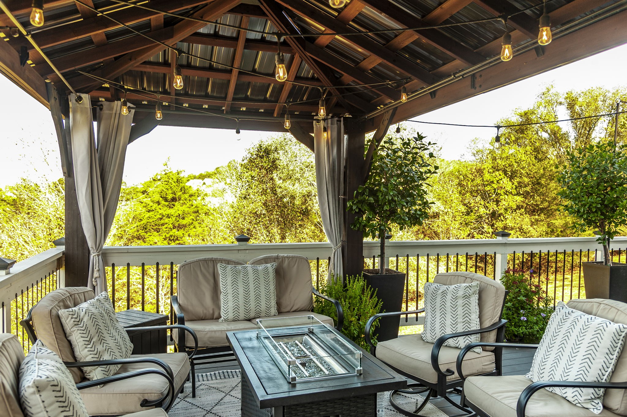 Goodlettsville, Tennessee, 37072, United States, 5 Bedrooms Bedrooms, ,4 BathroomsBathrooms,Residential,For Sale,1974837