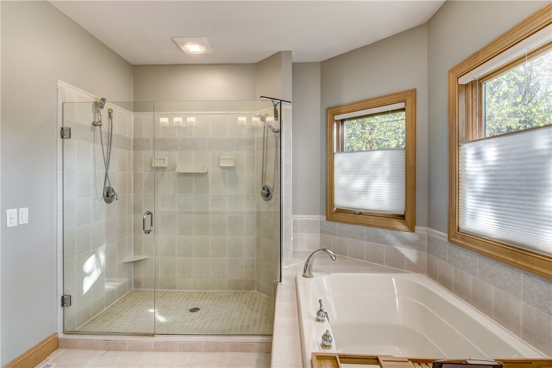 Eau Claire, Wisconsin, 54701, United States, 5 Bedrooms Bedrooms, ,4 BathroomsBathrooms,Residential,For Sale,1976179