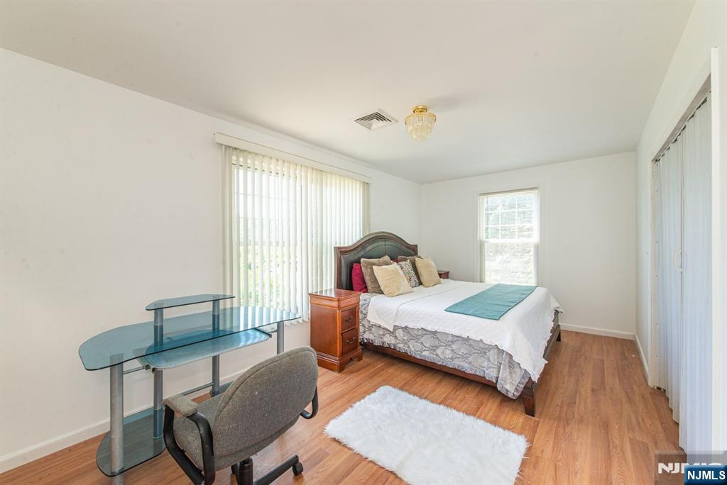 Pompton Lakes, New Jersey, 07442, United States, 3 Bedrooms Bedrooms, ,3 BathroomsBathrooms,Residential,For Sale,1875225