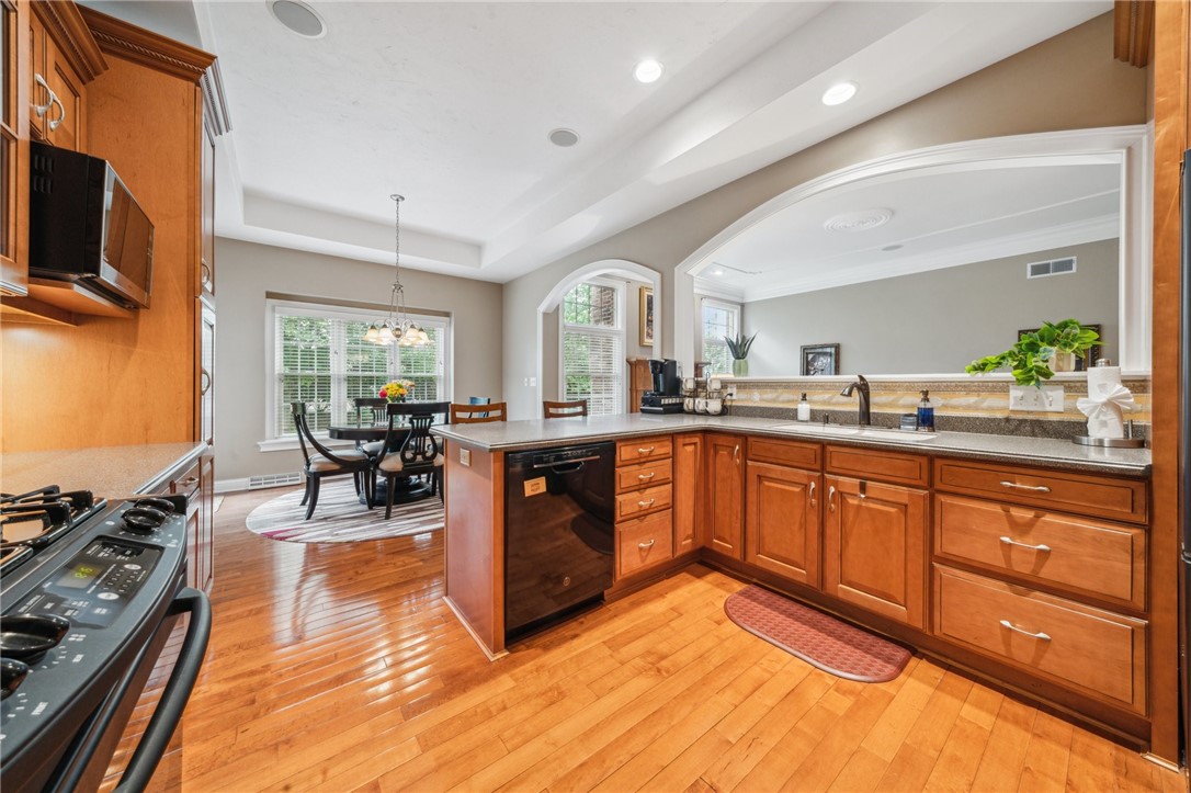 Penn Twp, Pennsylvania, 15644, United States, 4 Bedrooms Bedrooms, ,4 BathroomsBathrooms,Residential,For Sale,1975904