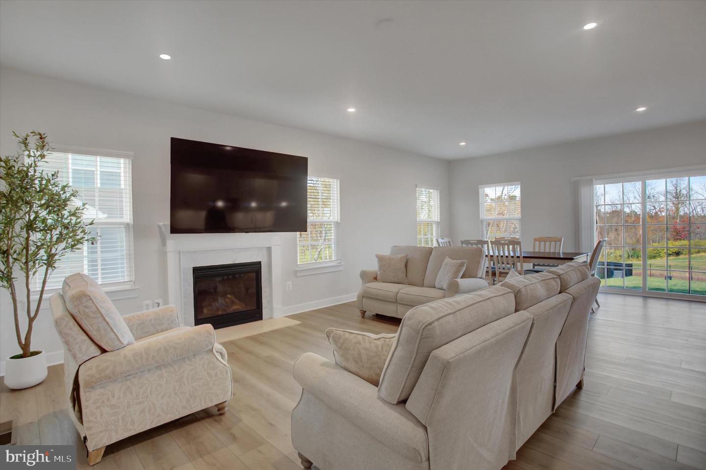 Greencastle, Pennsylvania, 17225, United States, 4 Bedrooms Bedrooms, ,4 BathroomsBathrooms,Residential,For Sale,1989287