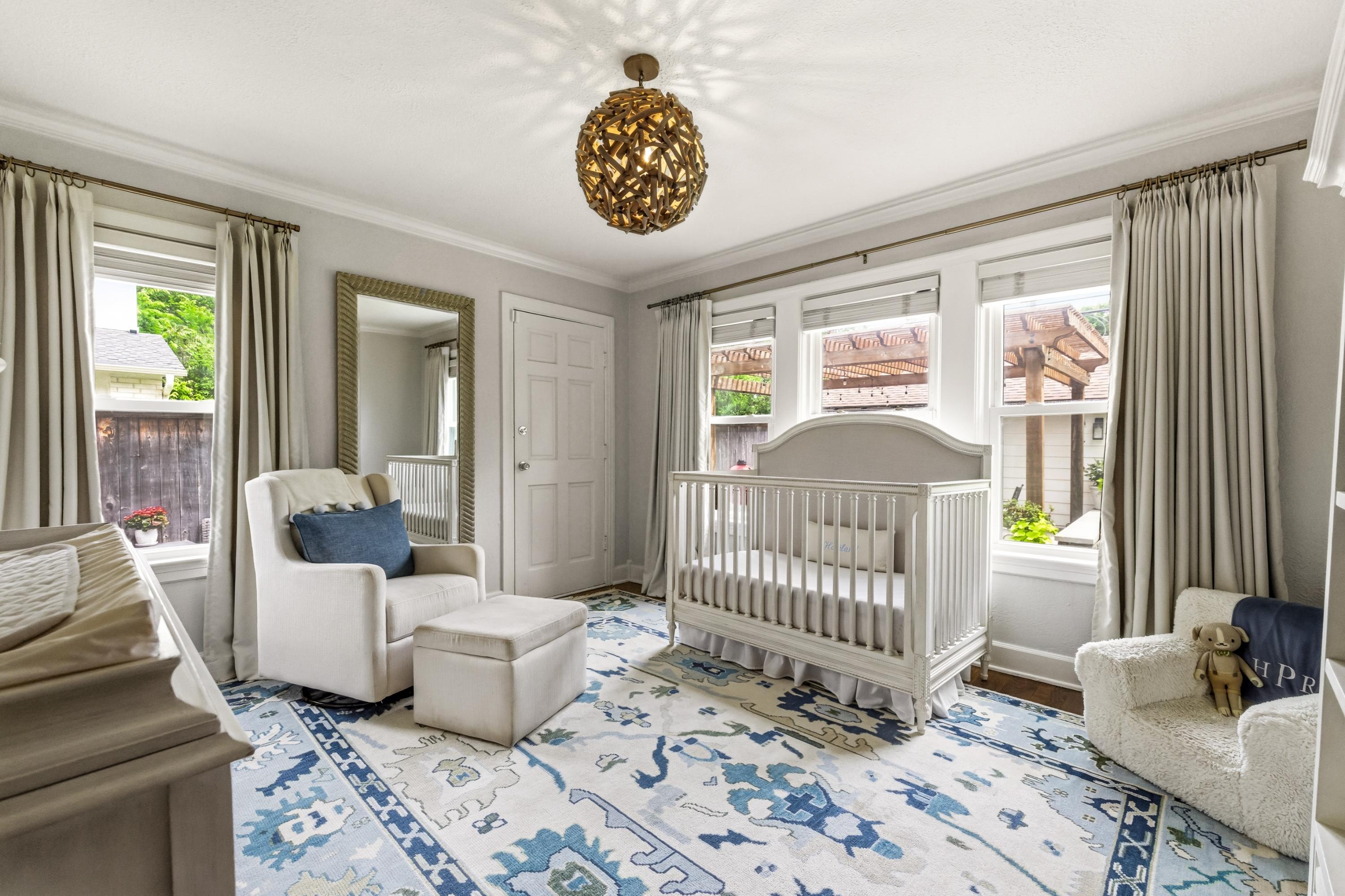  Charming Updated Tudor In Lakewood - 物件實景