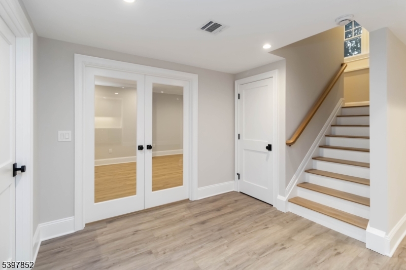 Chatham Twp., New Jersey, 07928, United States, 7 Bedrooms Bedrooms, ,8 BathroomsBathrooms,Residential,For Sale,1995947