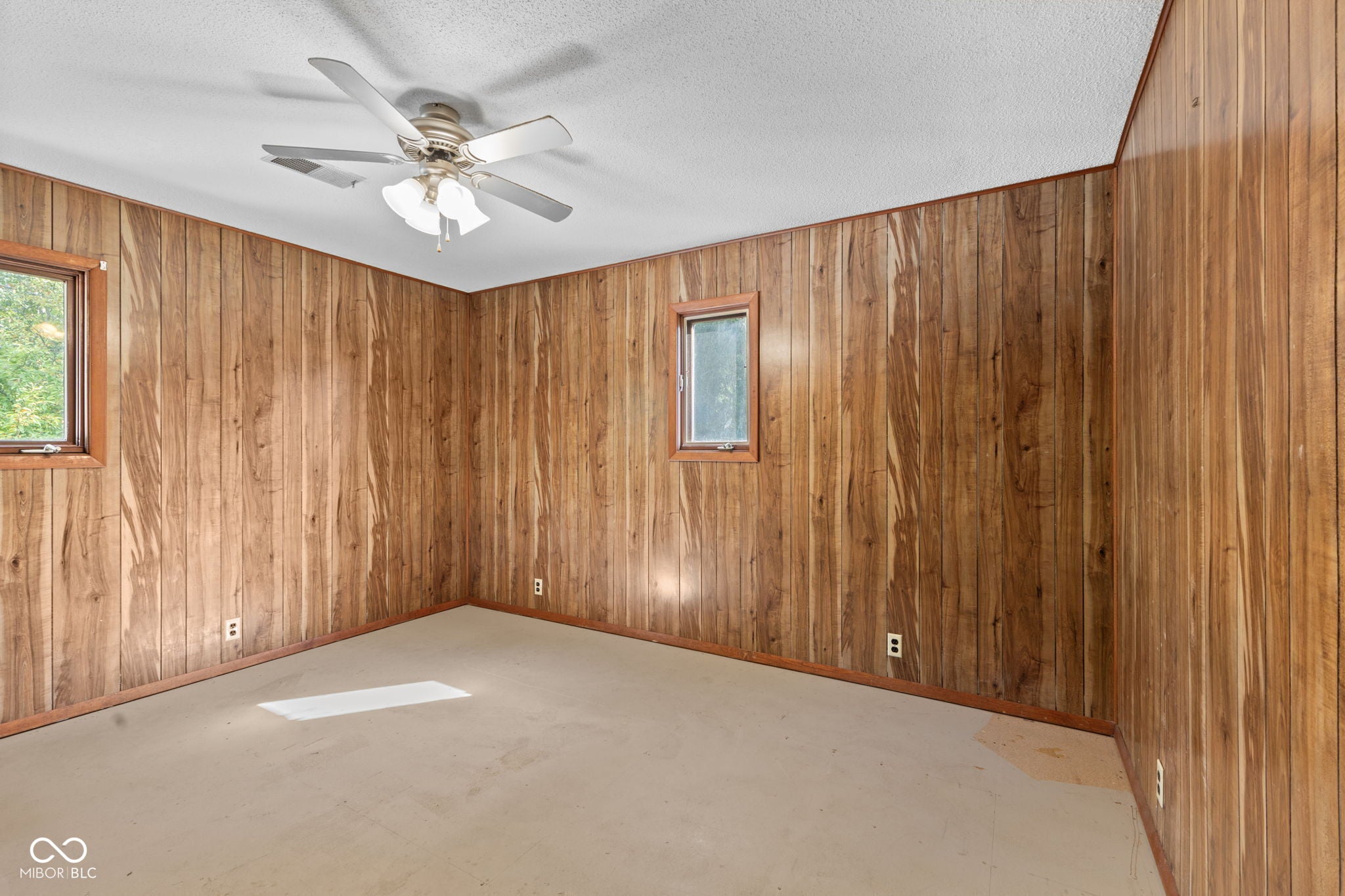 Shelburn, Indiana, 47879, United States, 4 Bedrooms Bedrooms, ,4 BathroomsBathrooms,Residential,For Sale,1925396