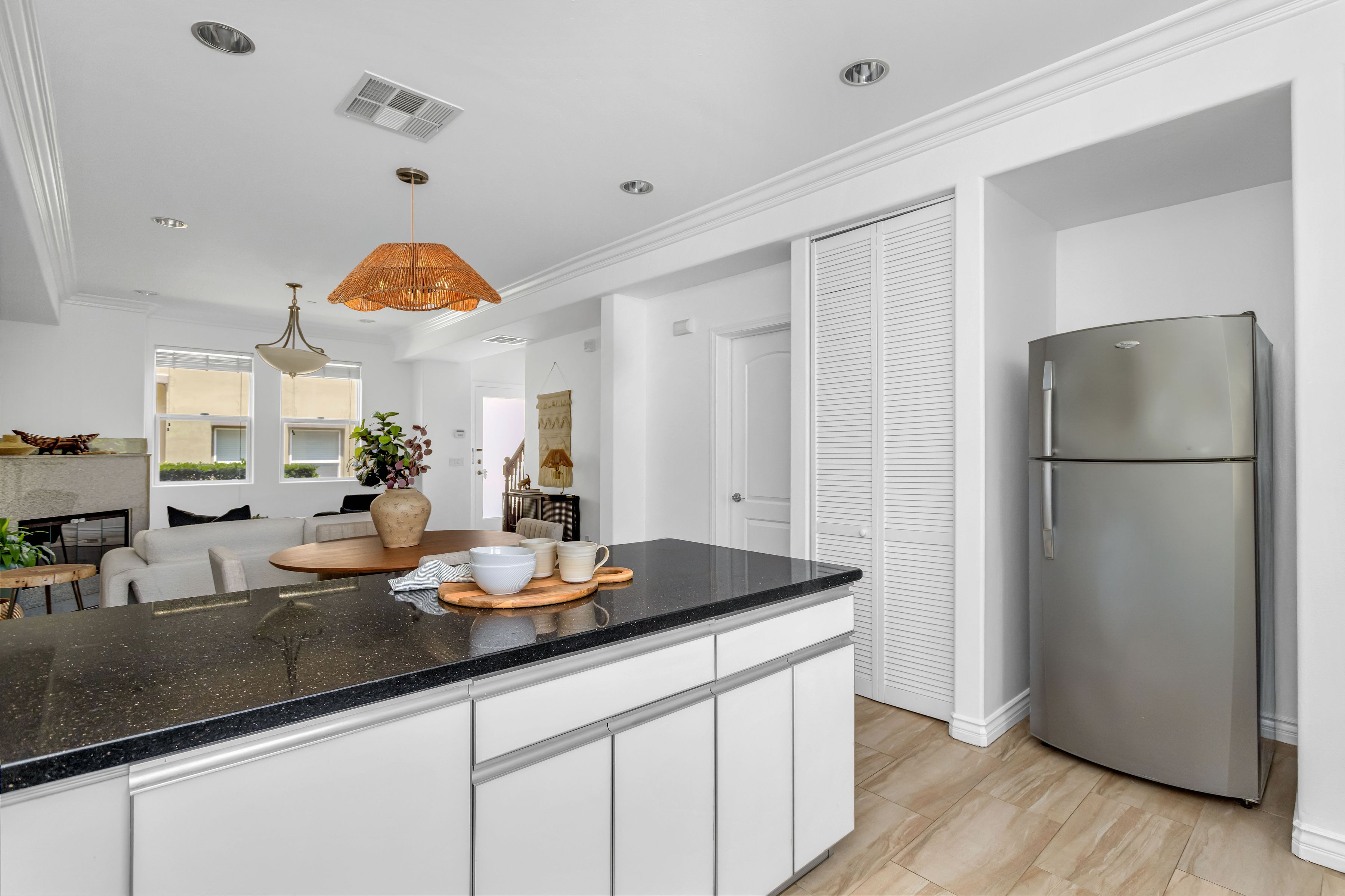  Modern Pasadena Townhome with Private 2-Car Garage - 物件實景