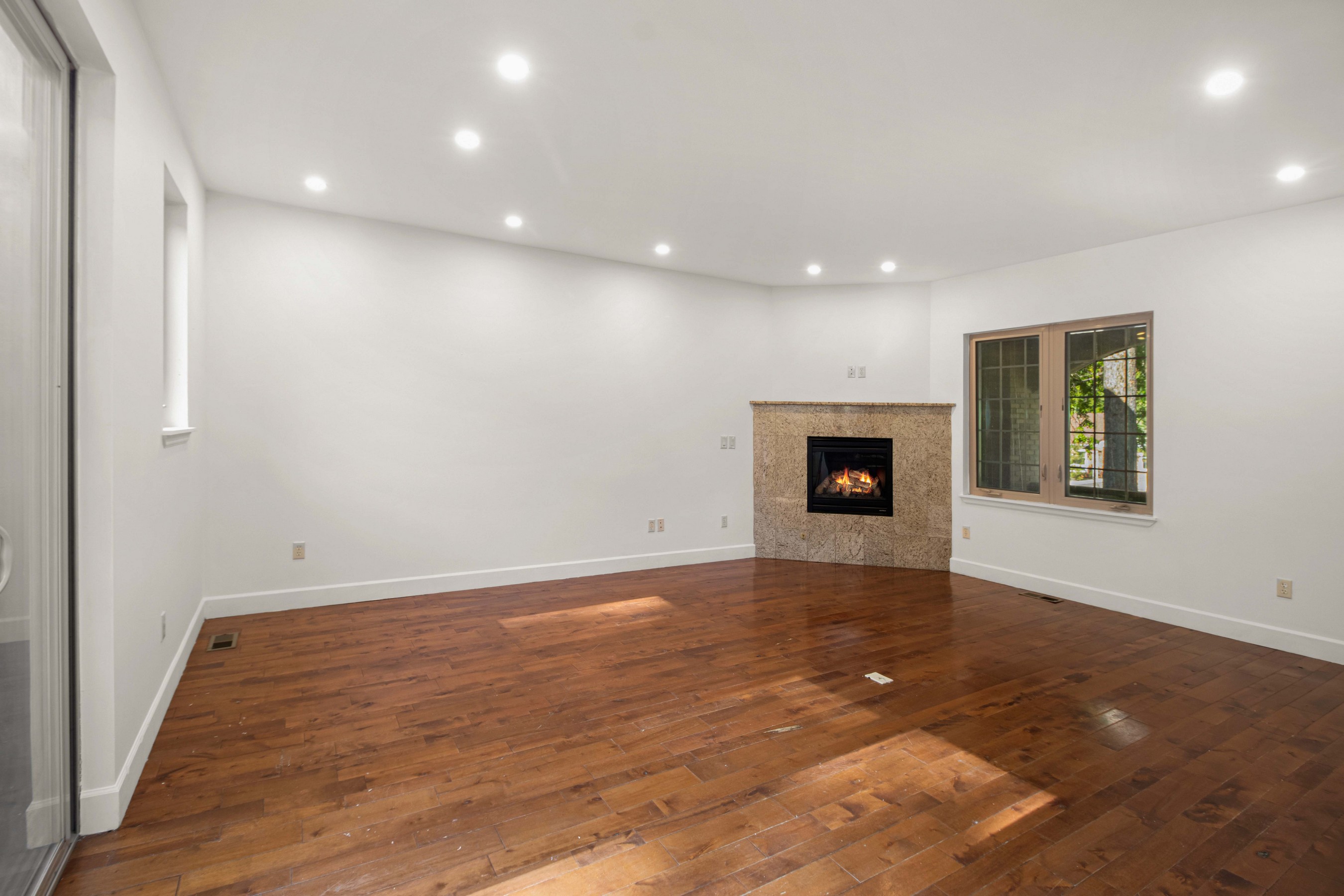  Exceptional Downtown Duplex Living - 物件實景
