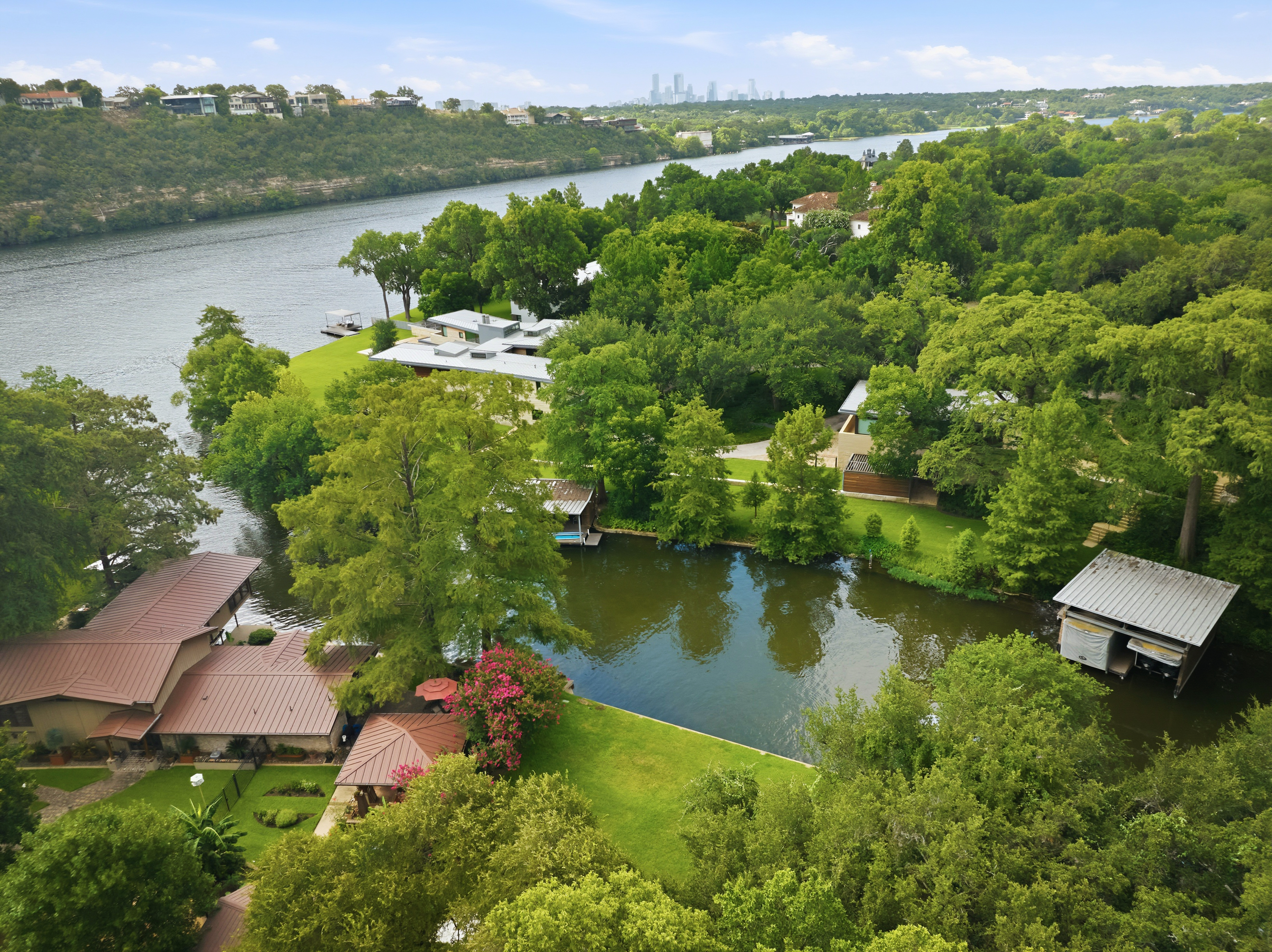  Rare Waterfront Lot on Iconic Westlake Drive - 物件實景