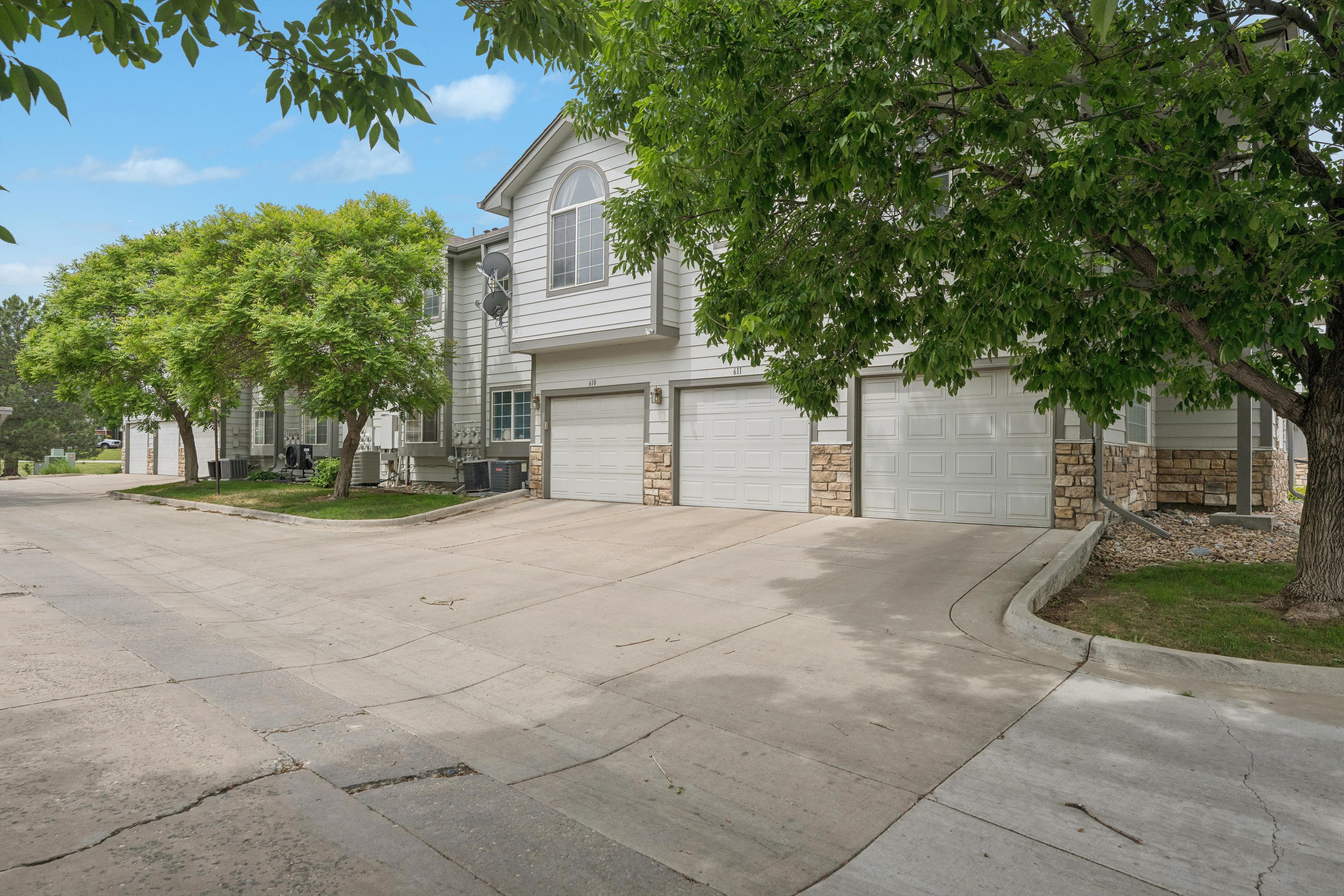  Welcome to this Beautifully Maintained Condo In Gated Settlers Chase Heritage - 物件實景