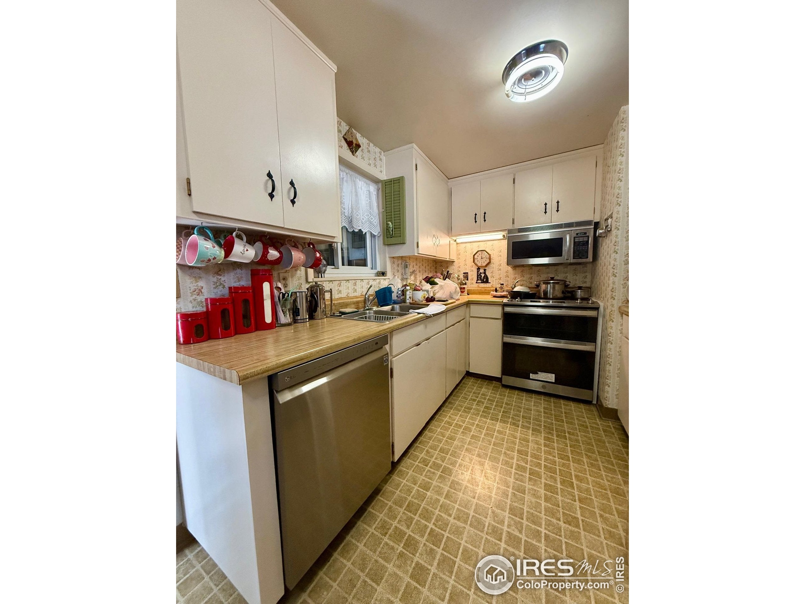 Boulder, Colorado, 80303, United States, 3 Bedrooms Bedrooms, ,2 BathroomsBathrooms,Residential,For Sale,1953346