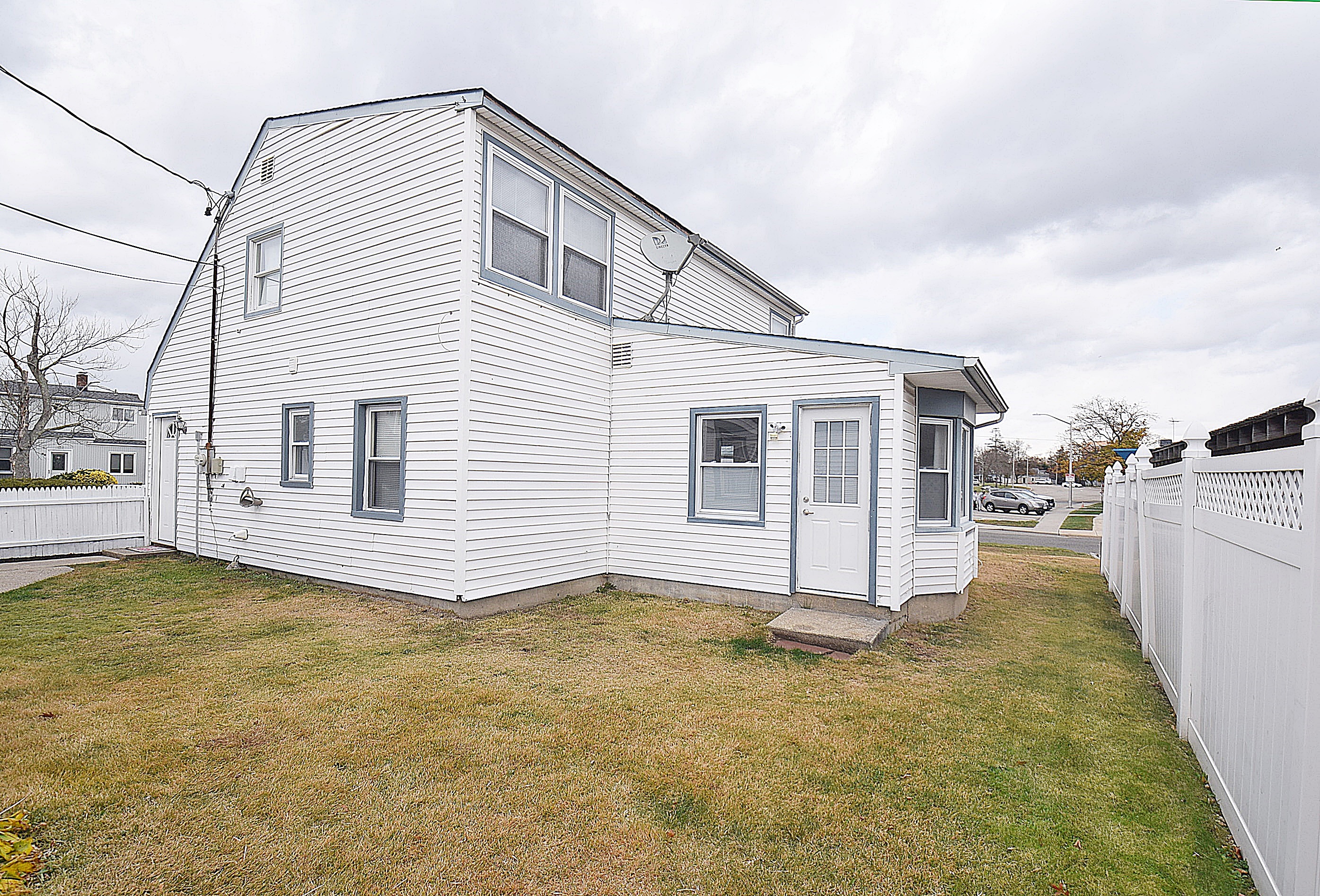 Levittown, New York, 11756, United States, 4 Bedrooms Bedrooms, ,2 BathroomsBathrooms,Residential,For Sale,2000416