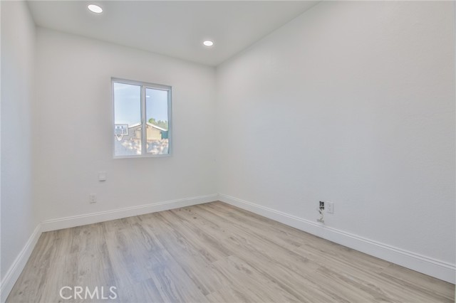 Los Angeles, California, 90003, United States, 4 Bedrooms Bedrooms, ,Residential,For Sale,2010724