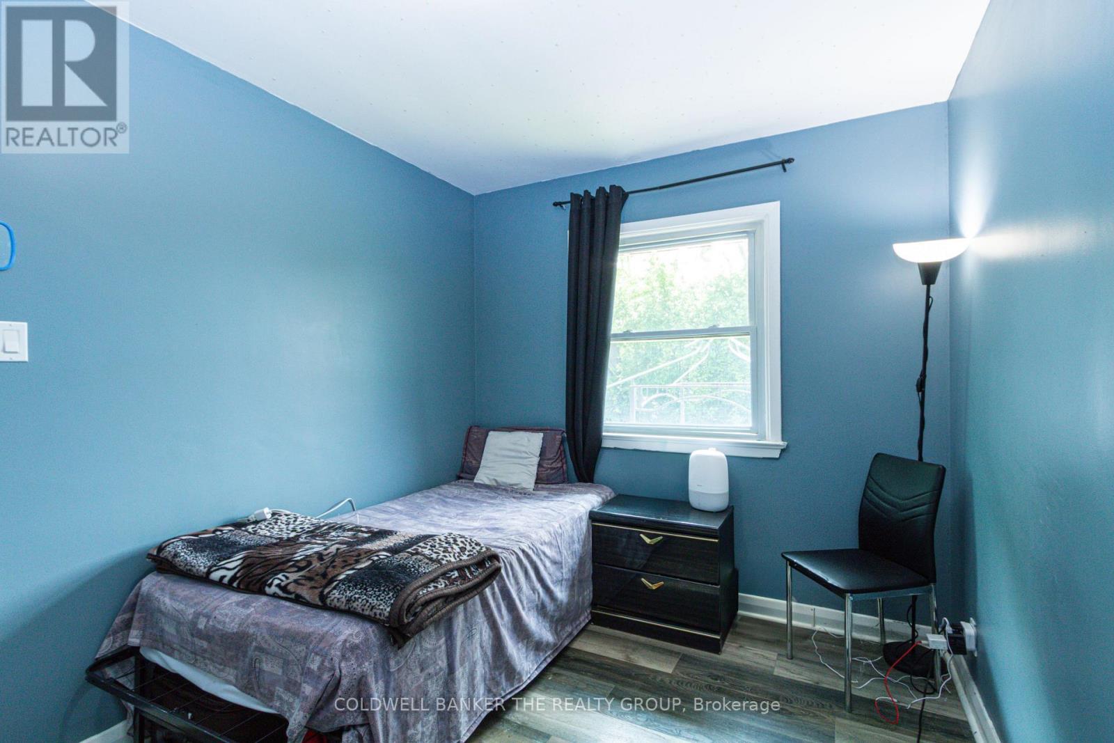 LONDON EAST (EAST H), Ontario, N5W 4X8, CA, 6 Bedrooms Bedrooms, ,2 BathroomsBathrooms,Residential,For Sale,1913385