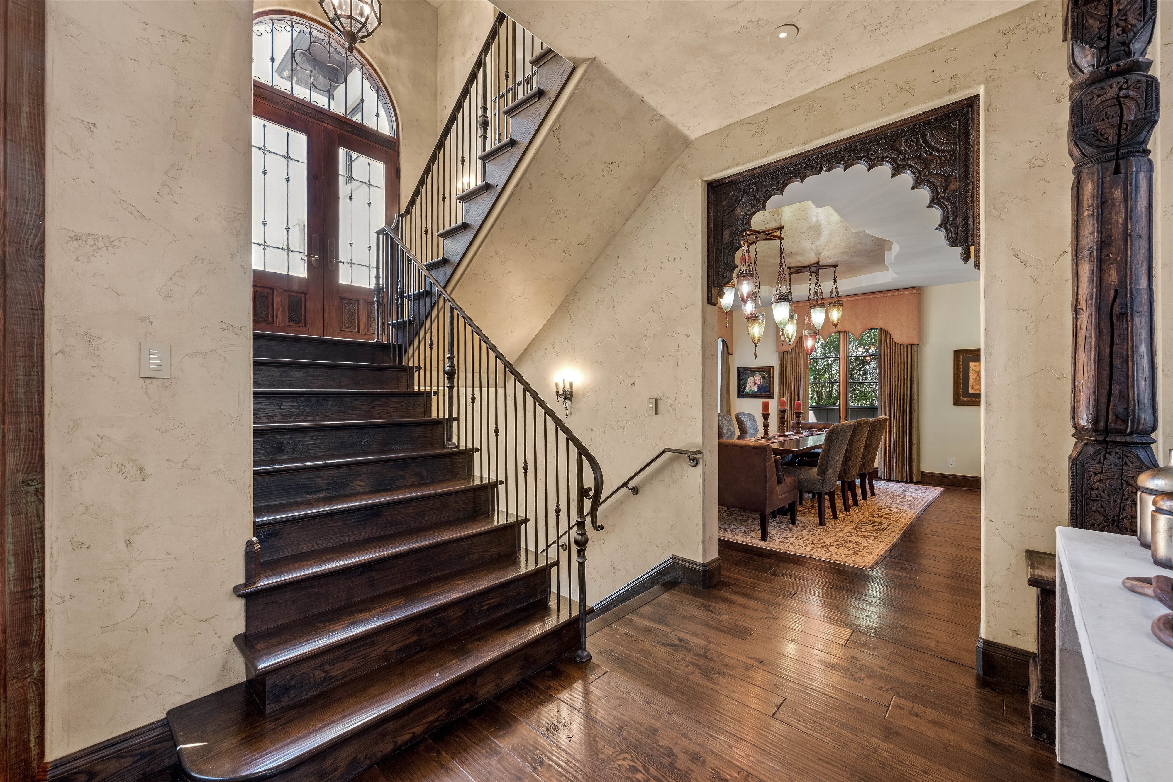  Rare Spanish Colonial Revival Home in One of Observatory Park - 物件實景