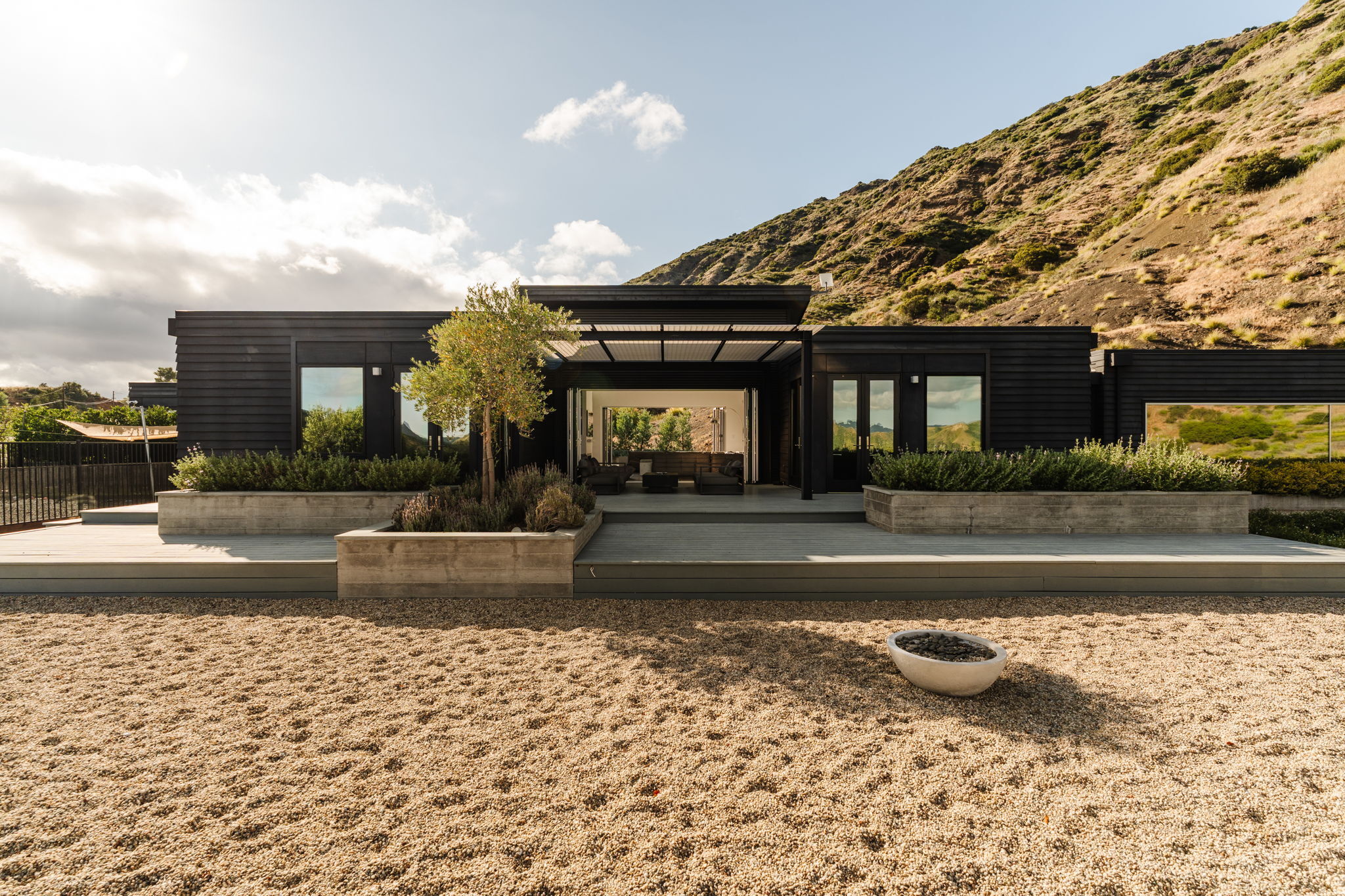  3649 Kanan Rd - 物件實景