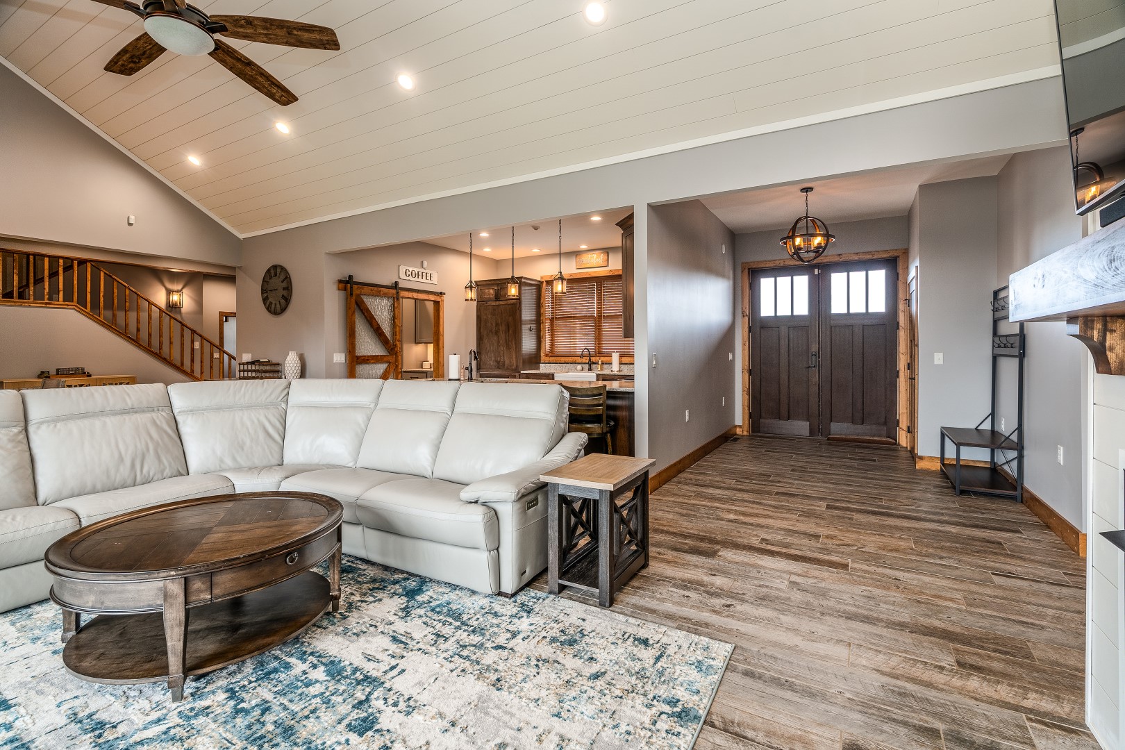 Carbondale, Illinois, 62902, United States, 3 Bedrooms Bedrooms, ,8 BathroomsBathrooms,Residential,For Sale,1986074