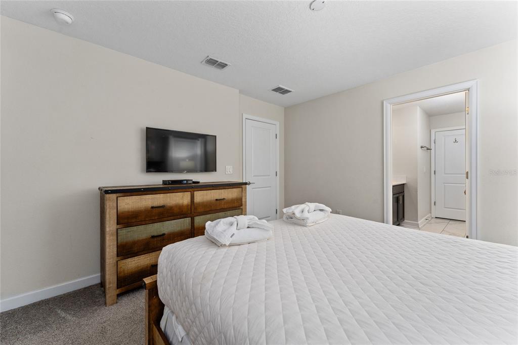 Davenport, Florida, 33896, United States, 8 Bedrooms Bedrooms, ,5 BathroomsBathrooms,Residential,For Sale,1907753