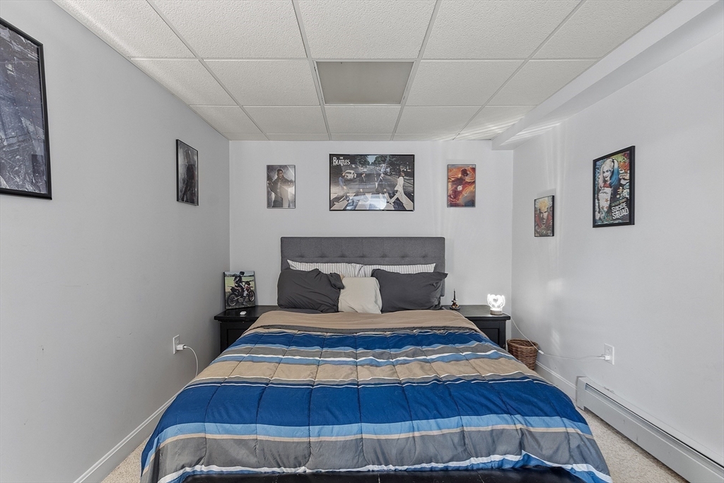 Middleton, Massachusetts, 01949, United States, 4 Bedrooms Bedrooms, ,4 BathroomsBathrooms,Residential,For Sale,1900627