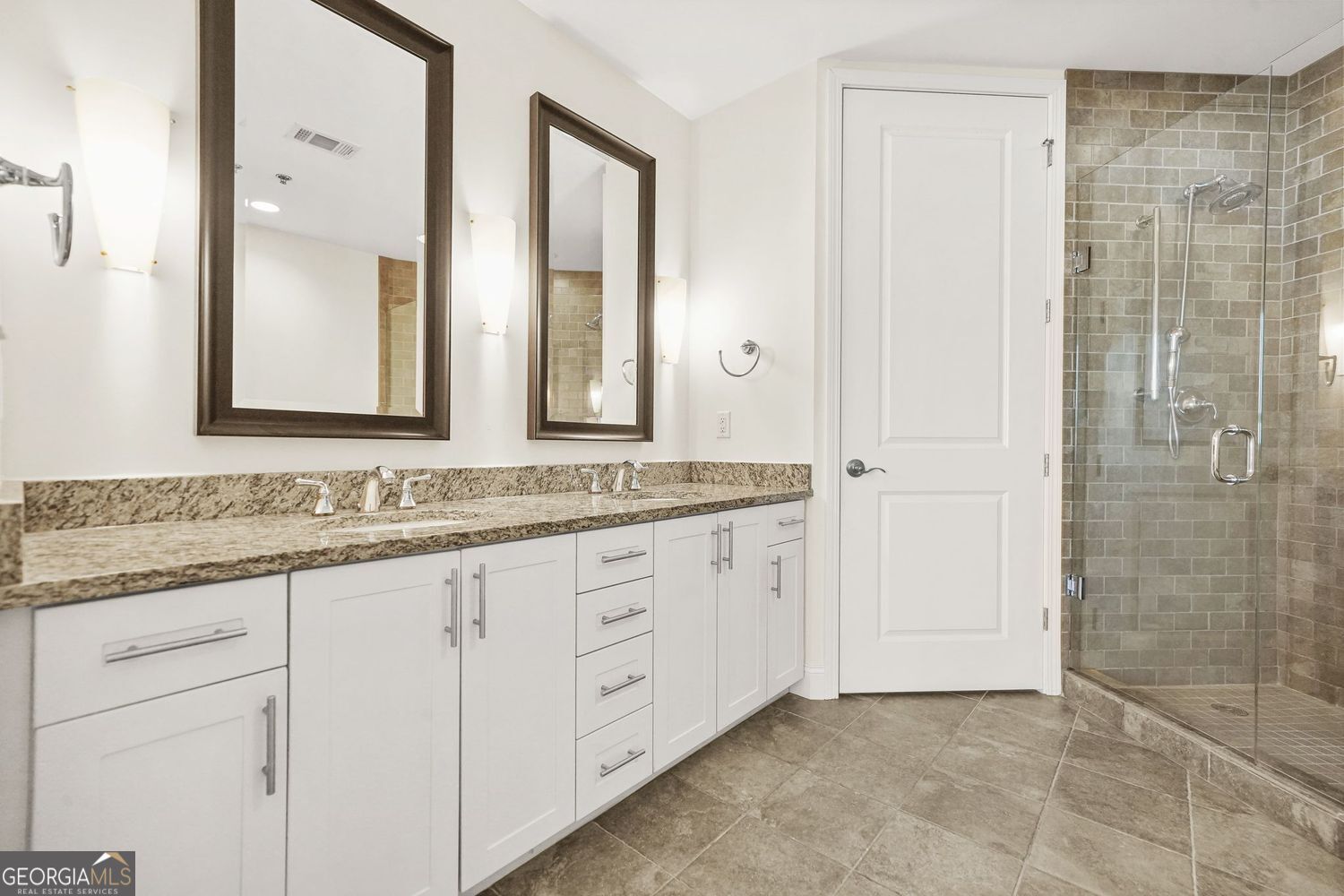 Atlanta, Georgia, 30363, United States, 2 Bedrooms Bedrooms, ,3 BathroomsBathrooms,Residential,For Sale,2012168