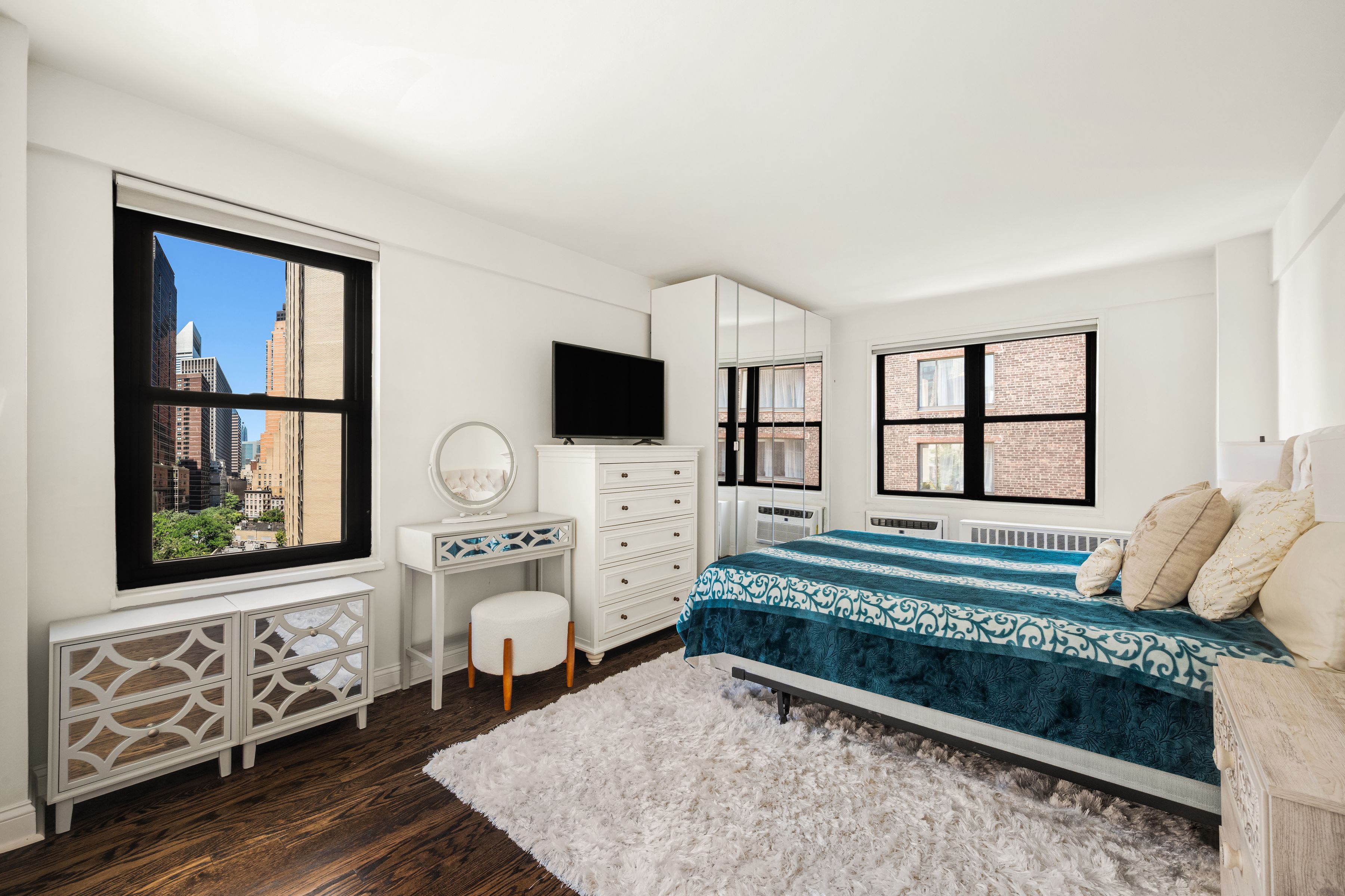  333 East 55th St, 8H: Spacious 1 Bedroom - 物件實景