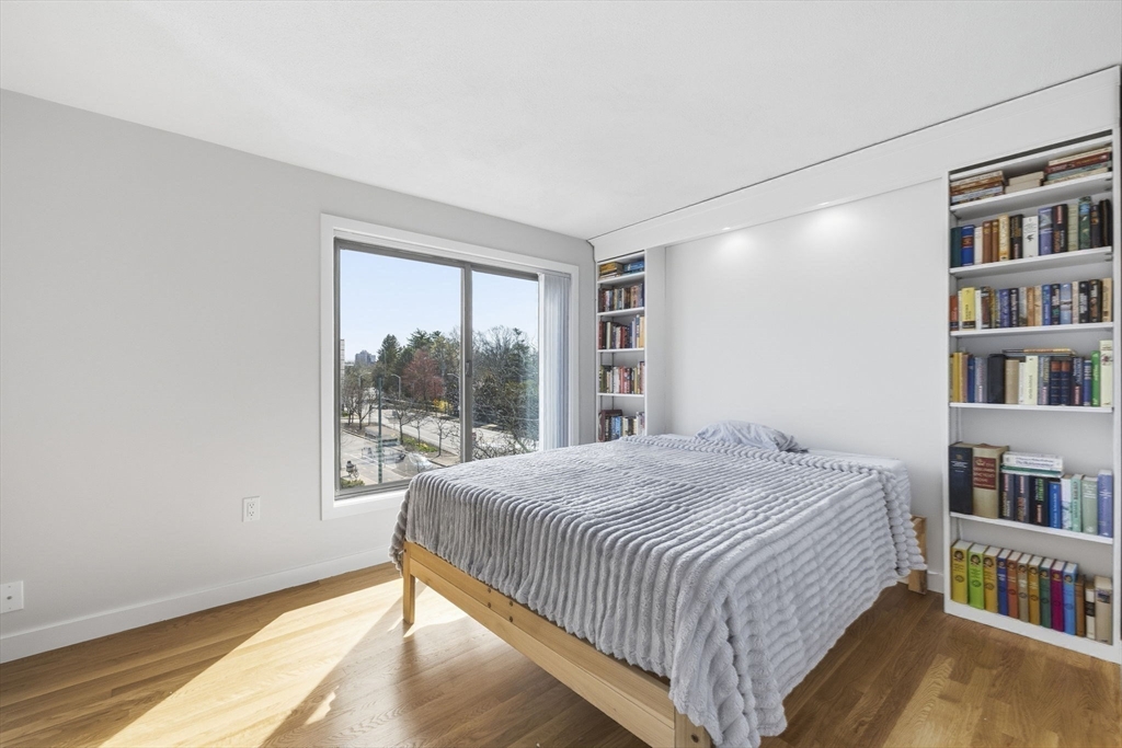Cambridge, Massachusetts, 02138, United States, 3 Bedrooms Bedrooms, ,3 BathroomsBathrooms,Residential,For Sale,2040647