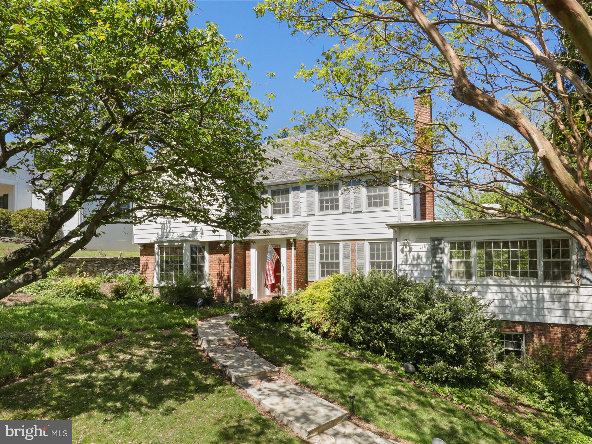 Arlington, Virginia, 22207, United States, 4 Bedrooms Bedrooms, ,4 BathroomsBathrooms,Residential,For Sale,1792386