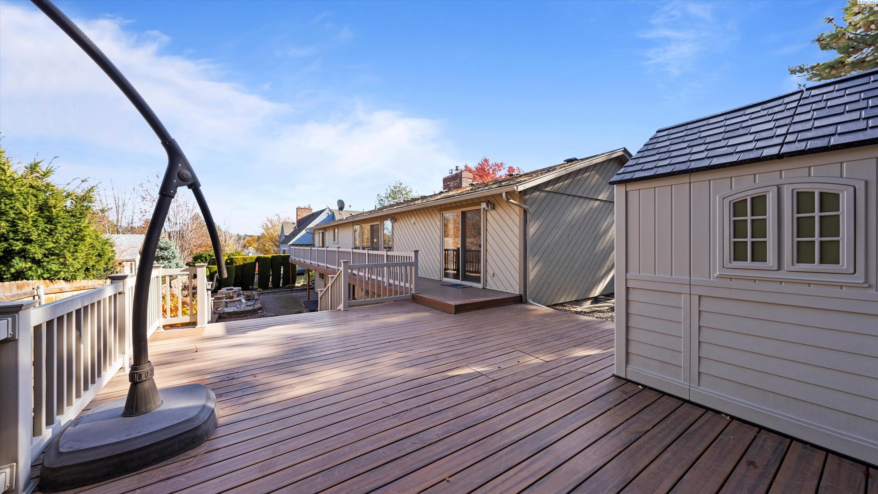 Richland, Washington, 99352, United States, 5 Bedrooms Bedrooms, ,1 BathroomBathrooms,Residential,For Sale,1991452