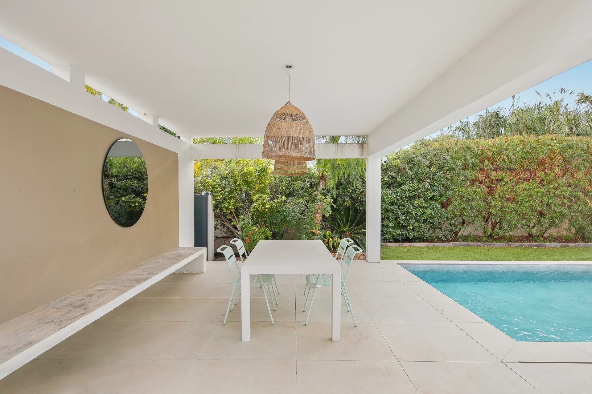 Hyères, Provence-Alpes-Côte d’Azur, 83400, FR, 4 Bedrooms Bedrooms, ,4 BathroomsBathrooms,Residential,For Sale,1991798