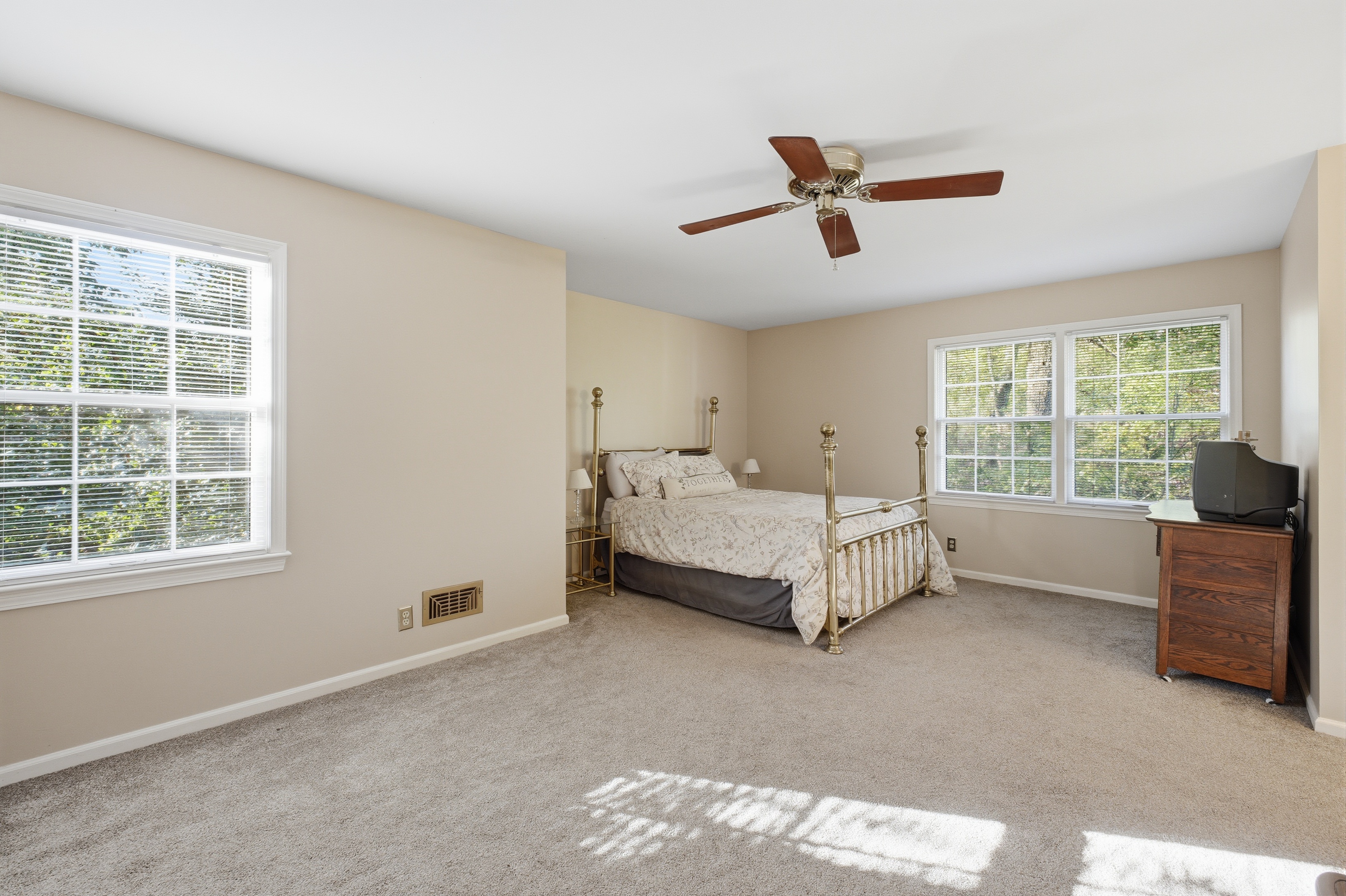  2324 Thornhill Road, Louisville, KY 40222 - 物件實景