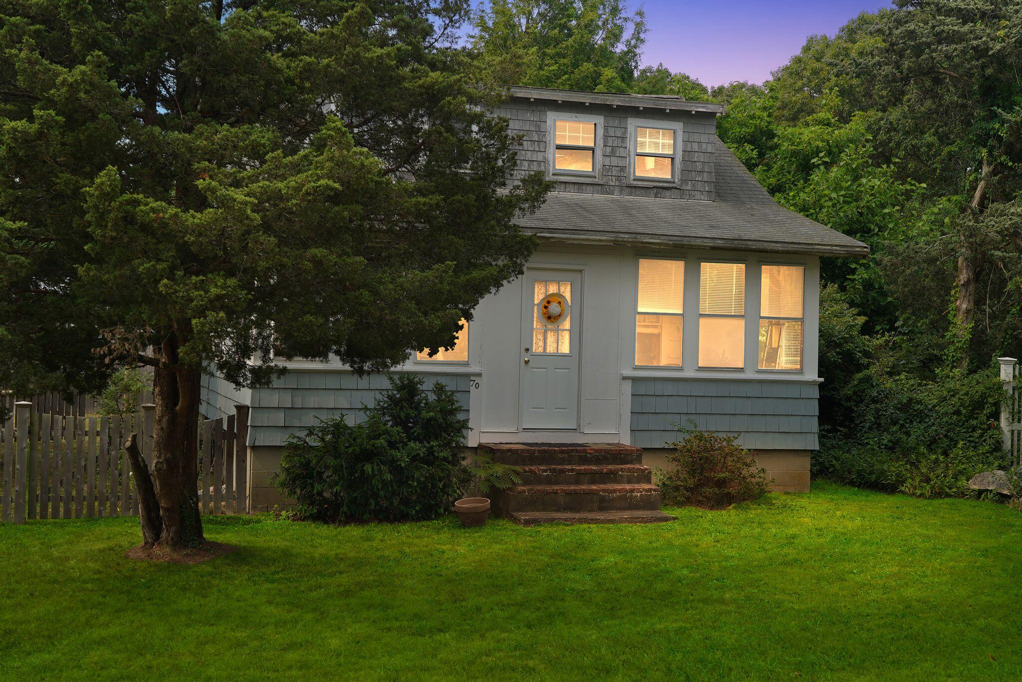 Pocasset, Massachusetts, 02559, United States, 3 Bedrooms Bedrooms, ,1 BathroomBathrooms,Residential,For Sale,1911453