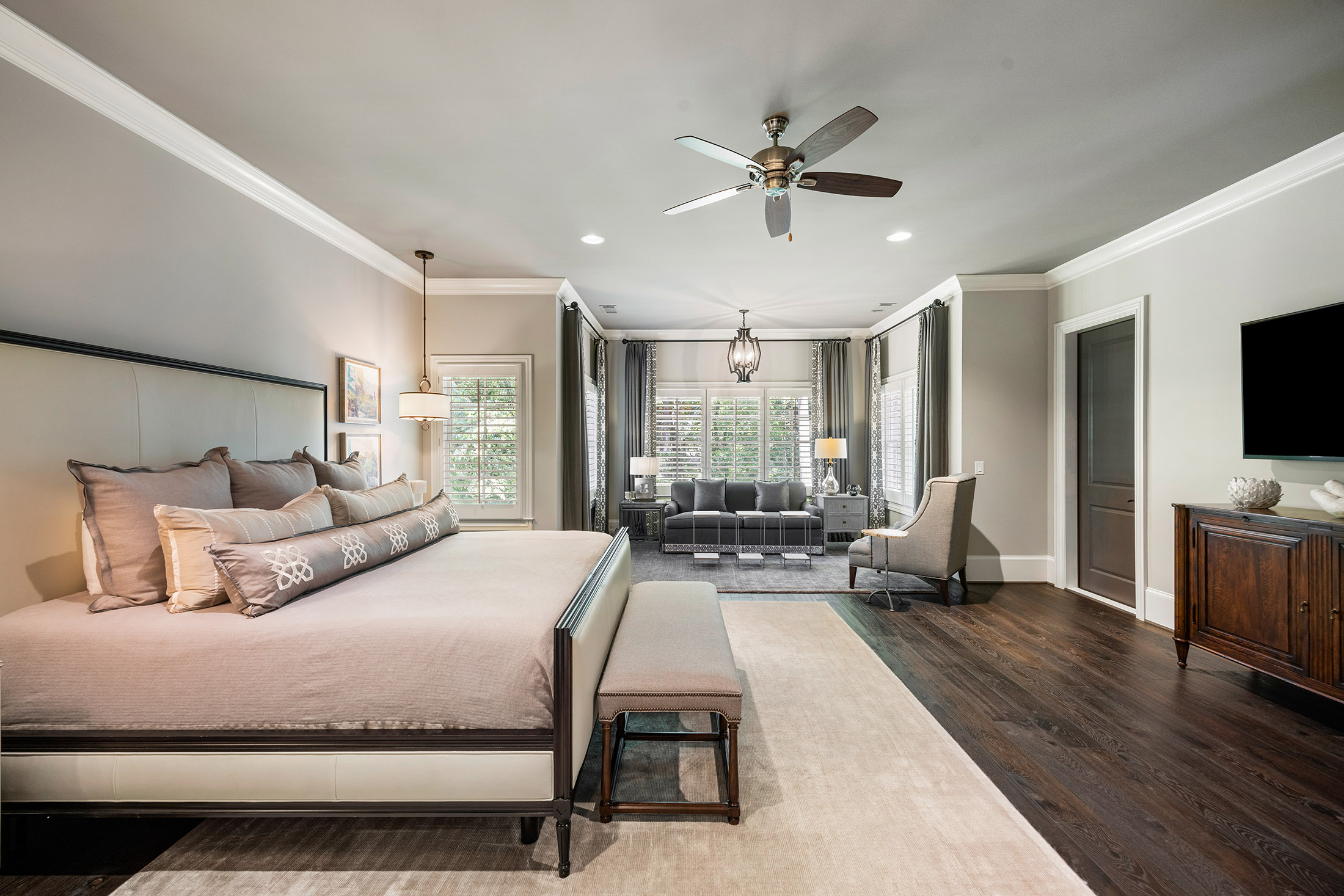  Buckhead Estate Pairs Architectural Presence with Richly Layered Interiors - 物件實景