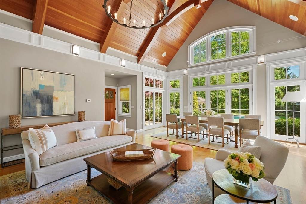 Wellesley, Massachusetts, 02481, United States, 2 Bedrooms Bedrooms, ,3 BathroomsBathrooms,Residential,For Sale,1941651