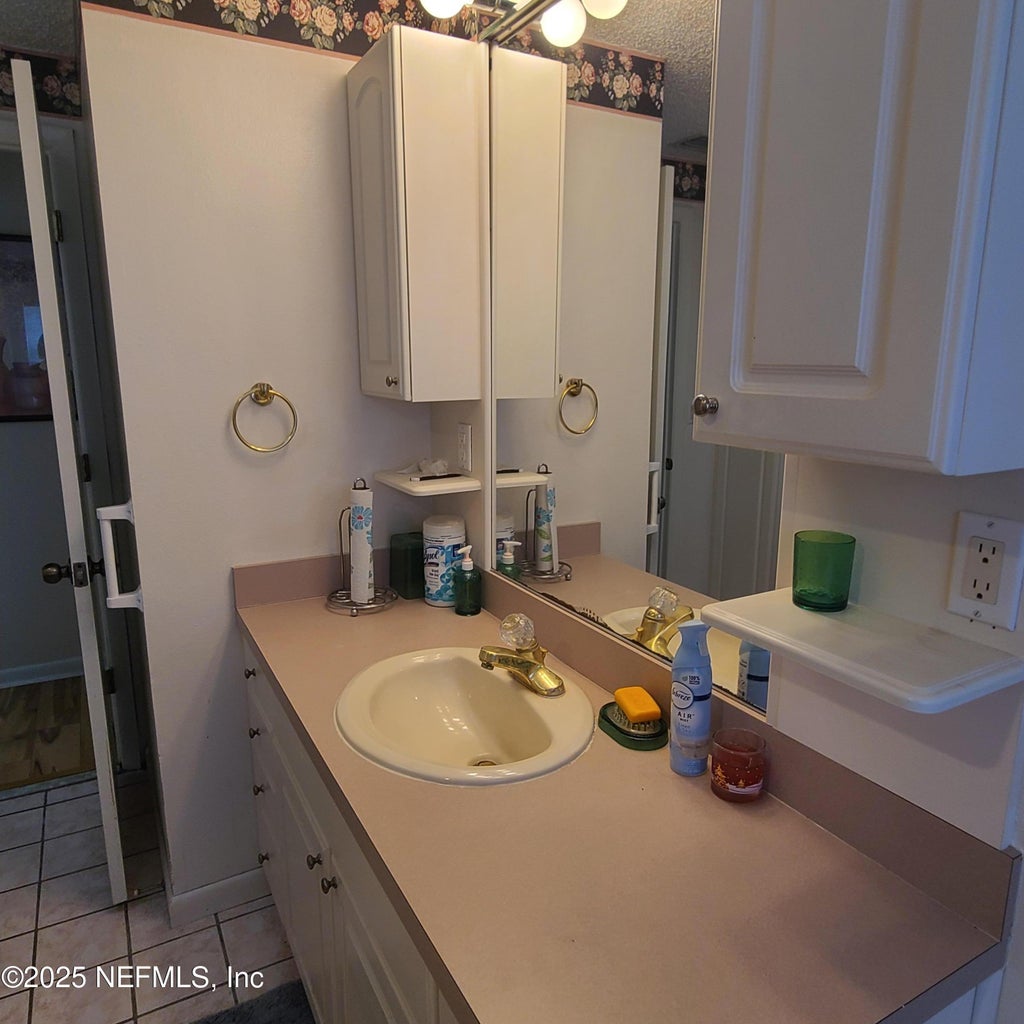 Crescent City, Florida, 32112, United States, 3 Bedrooms Bedrooms, ,2 BathroomsBathrooms,Residential,For Sale,1942531