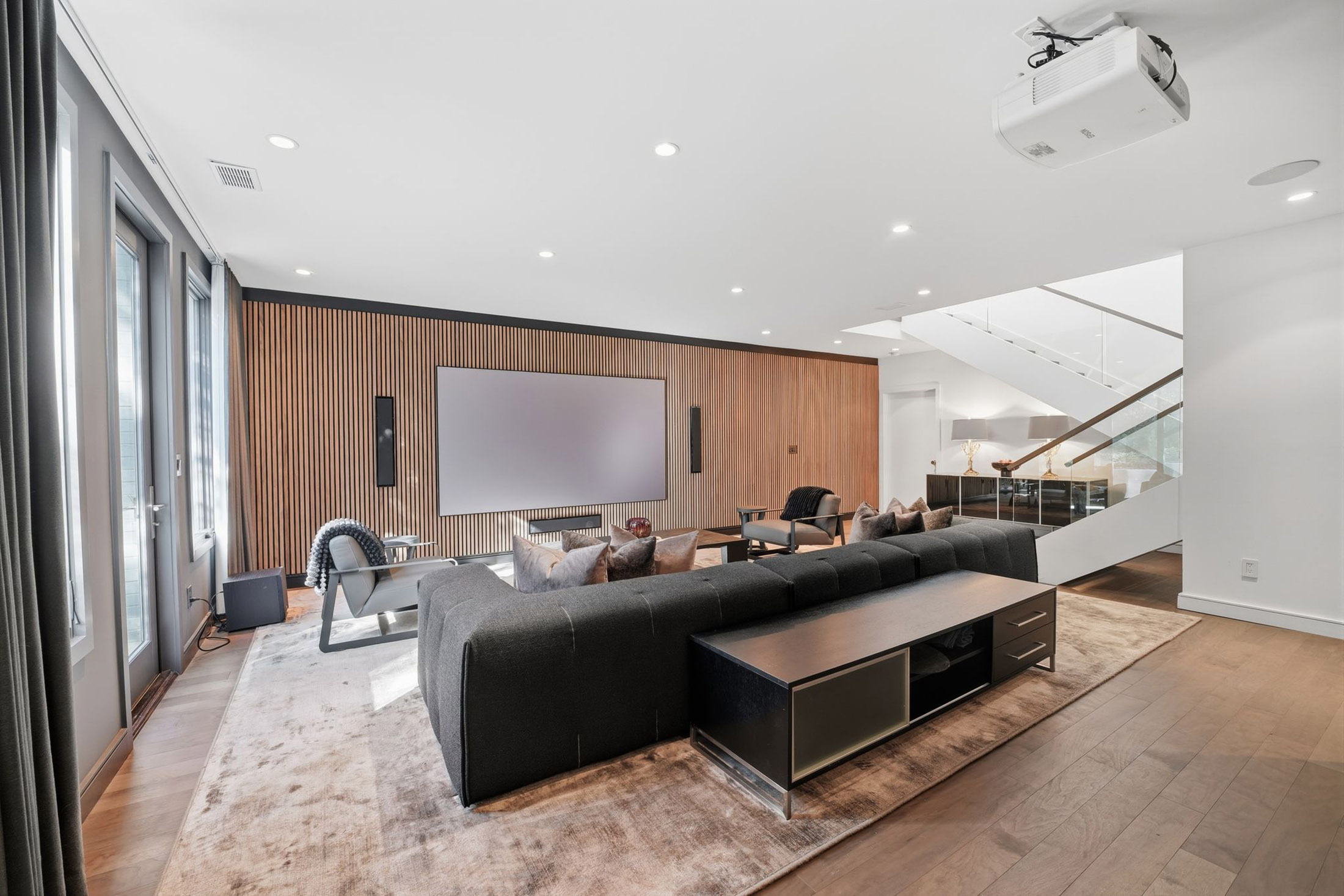  Magazine-worthy Mid-century Modern Retreat in the Heart of Morningside - 物件實景