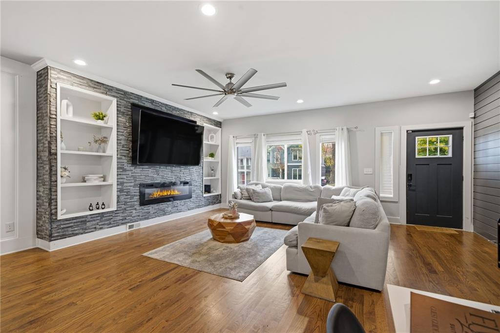 Atlanta, Georgia, 30315, United States, 4 Bedrooms Bedrooms, ,4 BathroomsBathrooms,Residential,For Sale,1996651