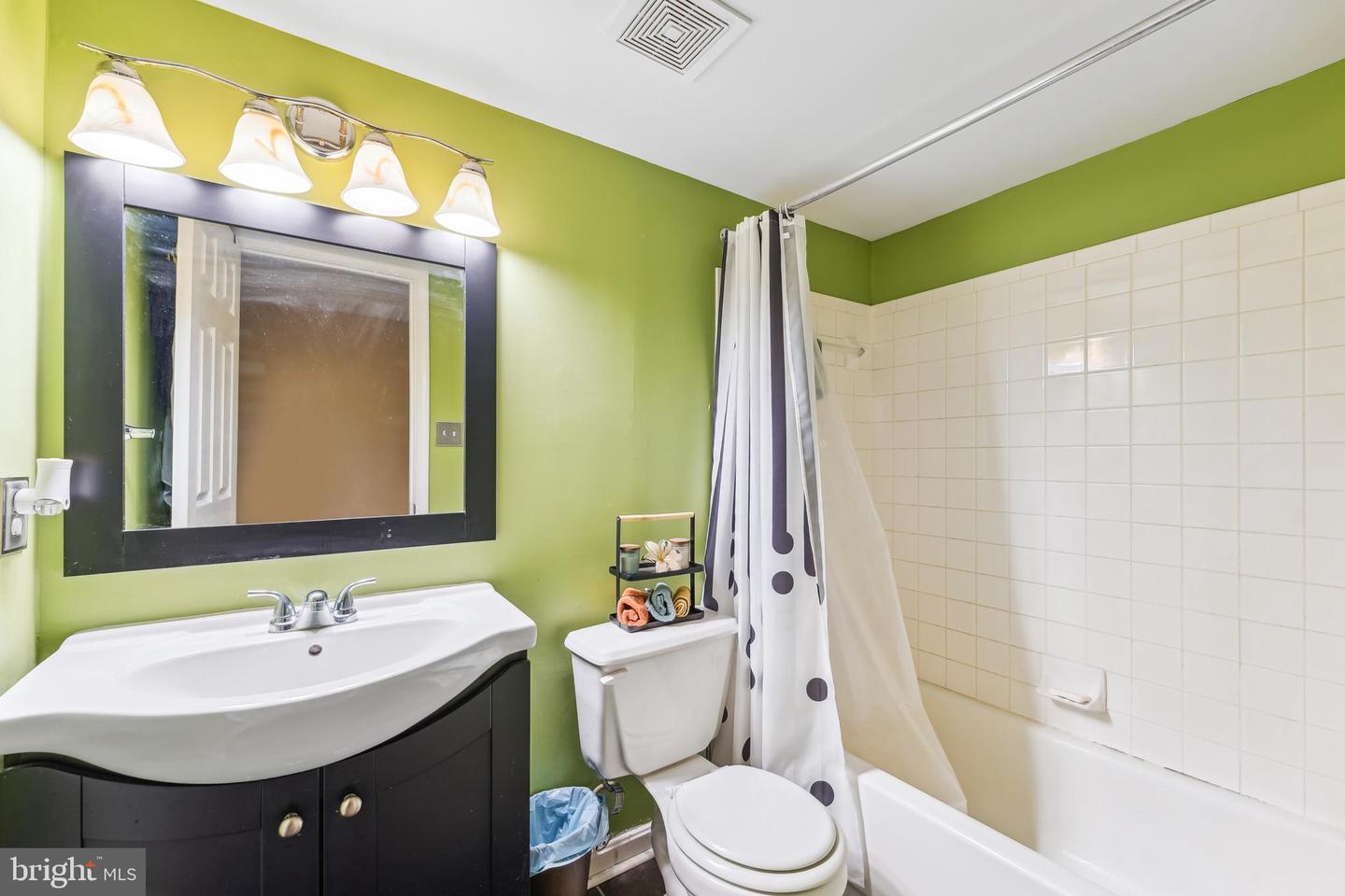 Clinton, Maryland, 20735, United States, 4 Bedrooms Bedrooms, ,4 BathroomsBathrooms,Residential,For Sale,1917136