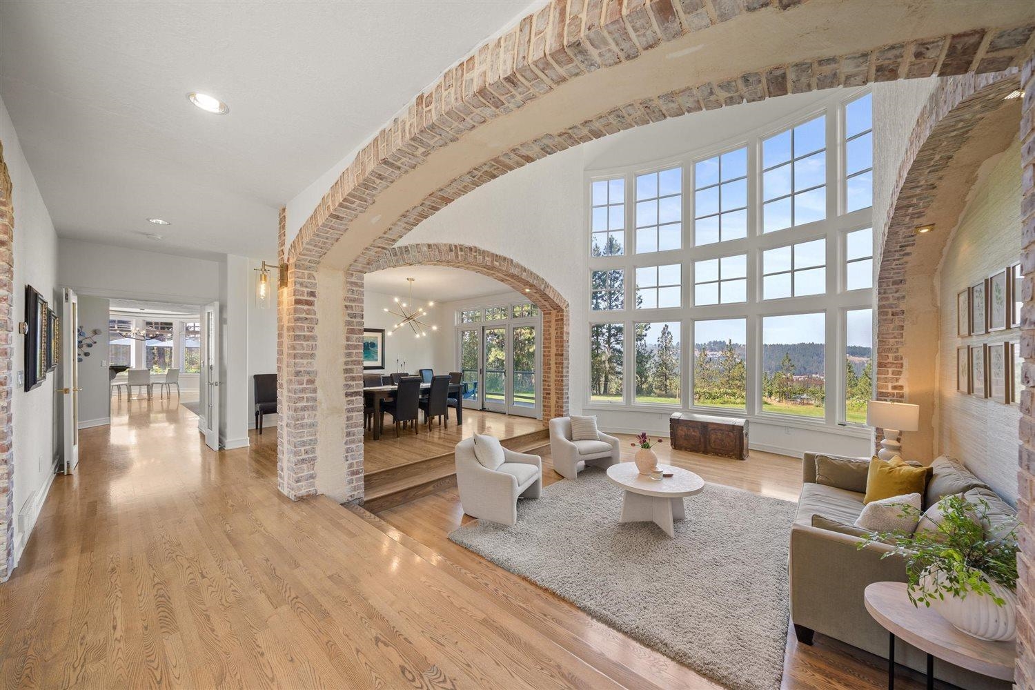 Spokane, Washington, 99223, United States, 6 Bedrooms Bedrooms, ,5 BathroomsBathrooms,Residential,For Sale,1978662