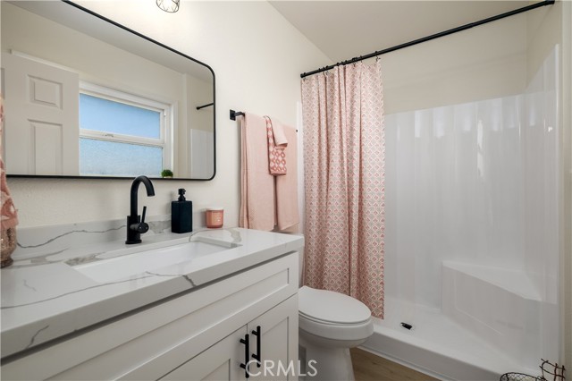 Lake Elsinore, California, 92530, United States, 3 Bedrooms Bedrooms, ,2 BathroomsBathrooms,Residential,For Sale,1942954