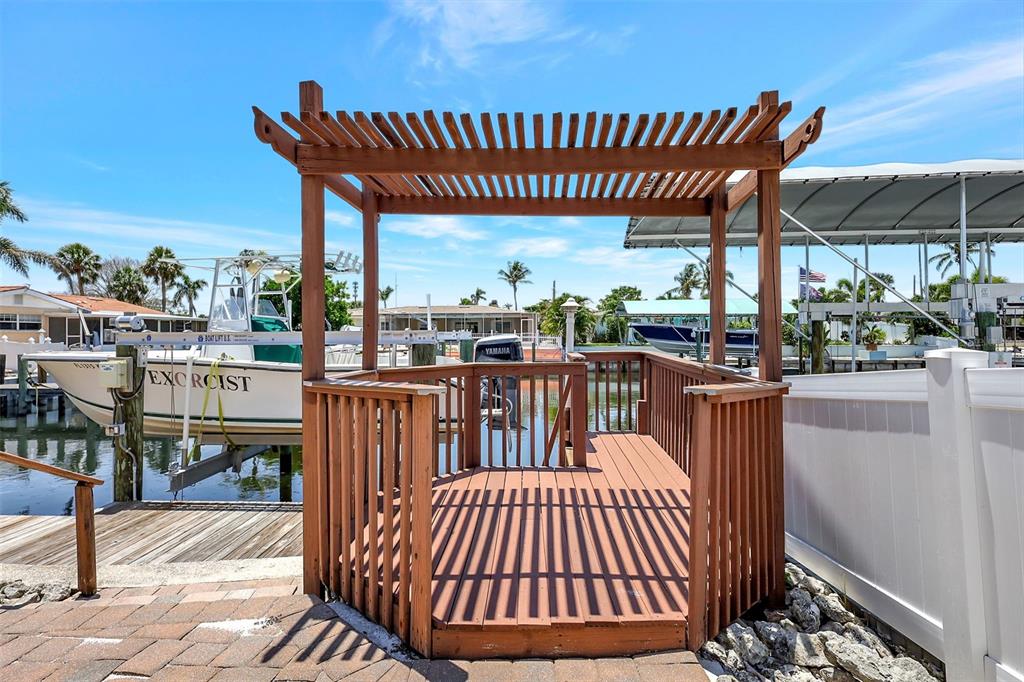 Bradenton, Florida, 34210, United States, 3 Bedrooms Bedrooms, ,3 BathroomsBathrooms,Residential,For Sale,1895487