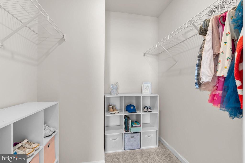 Frederick, Maryland, 21701, United States, 5 Bedrooms Bedrooms, ,4 BathroomsBathrooms,Residential,For Sale,1987107