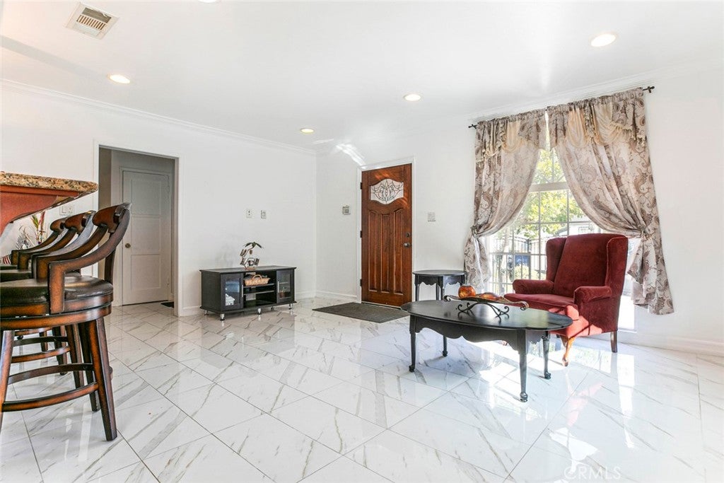 North Hollywood, California, 91605, United States, 3 Bedrooms Bedrooms, ,2 BathroomsBathrooms,Residential,For Sale,1989724