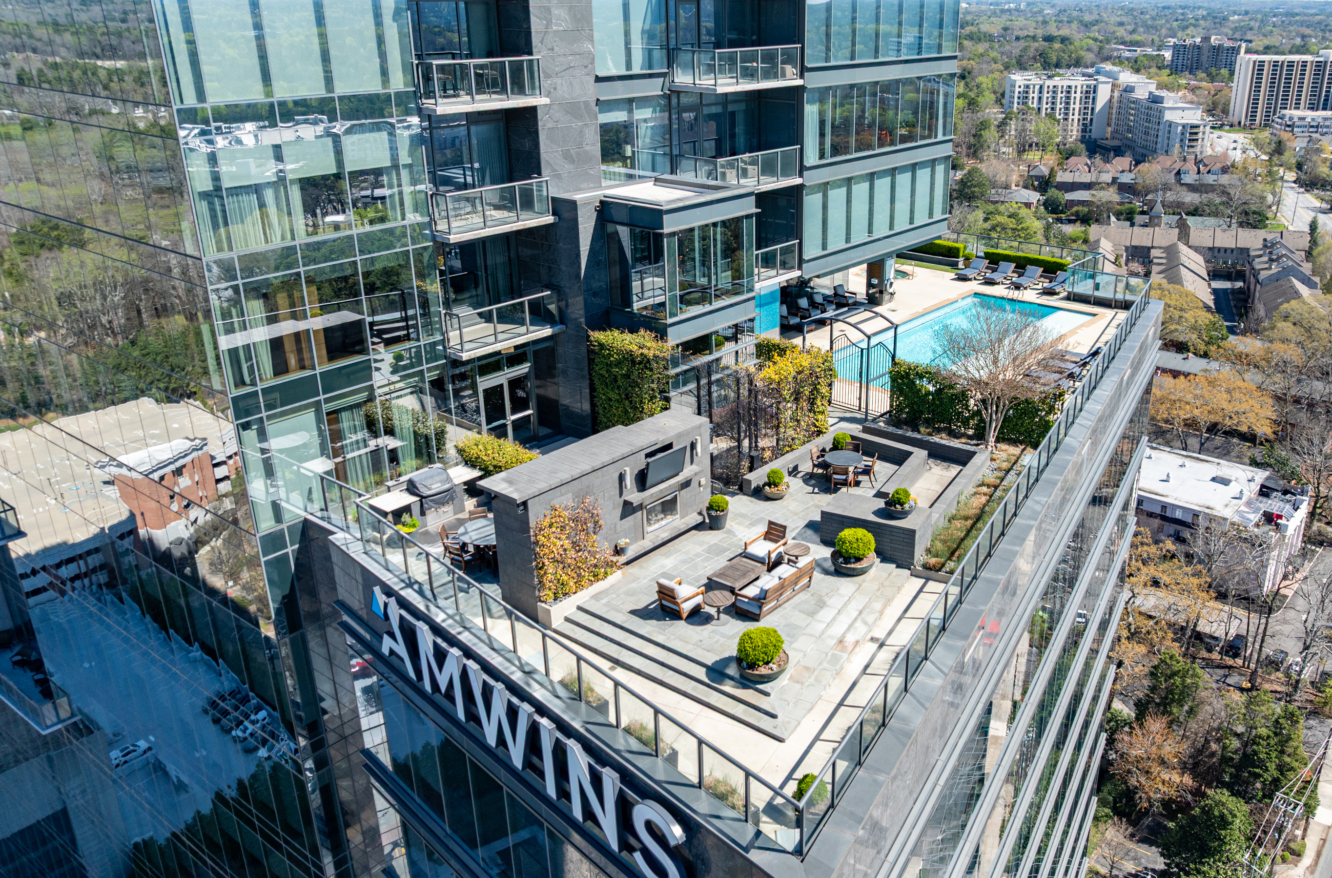  Exceptional One Bedroom Corner Residence with Sweeping Skyline Views - 物件實景