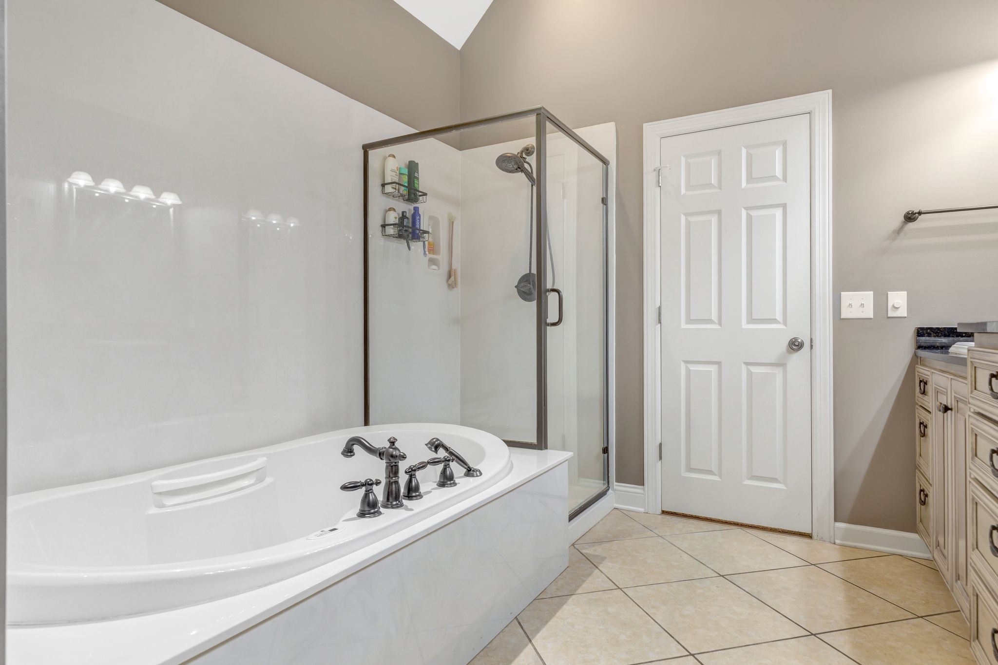 Murfreesboro, Tennessee, 37130, United States, 4 Bedrooms Bedrooms, ,4 BathroomsBathrooms,Residential,For Sale,1925116