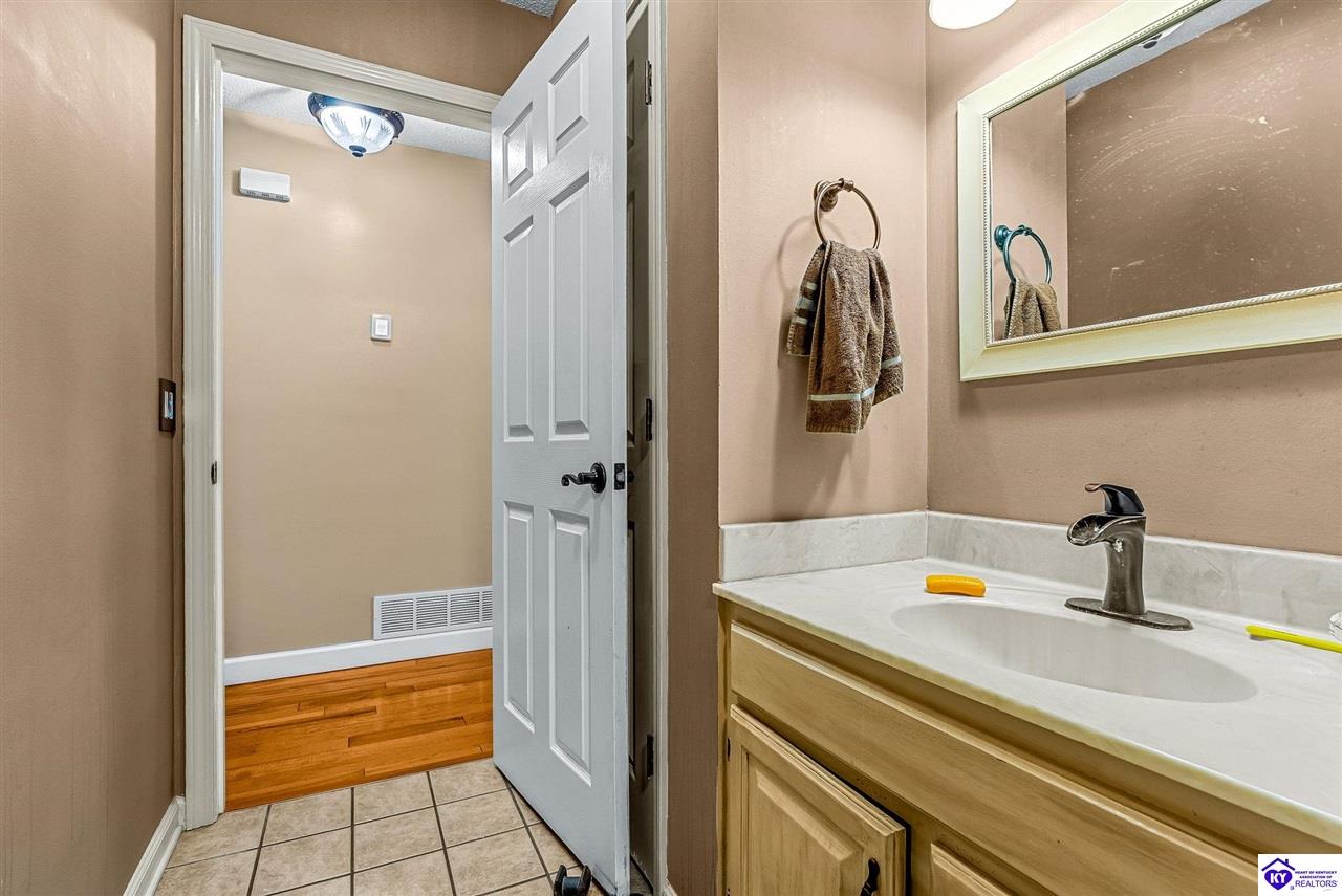 Boston, Kentucky, 40107, United States, 3 Bedrooms Bedrooms, ,2 BathroomsBathrooms,Residential,For Sale,1989624