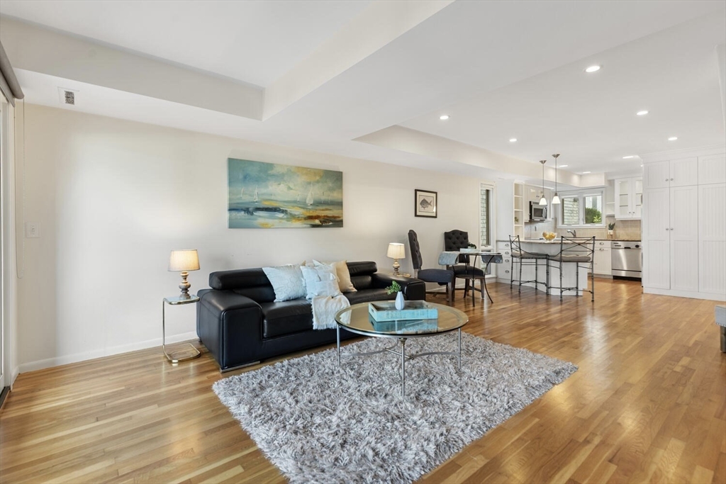 Marblehead, Massachusetts, 01945, United States, 2 Bedrooms Bedrooms, ,2 BathroomsBathrooms,Residential,For Sale,1895462