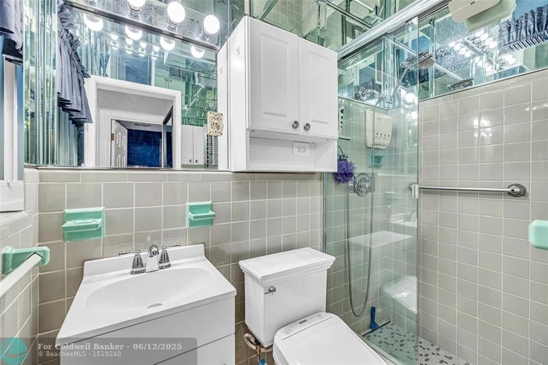 Oakland Park, Florida, 33306, United States, 3 Bedrooms Bedrooms, ,2 BathroomsBathrooms,Residential,For Sale,1856457