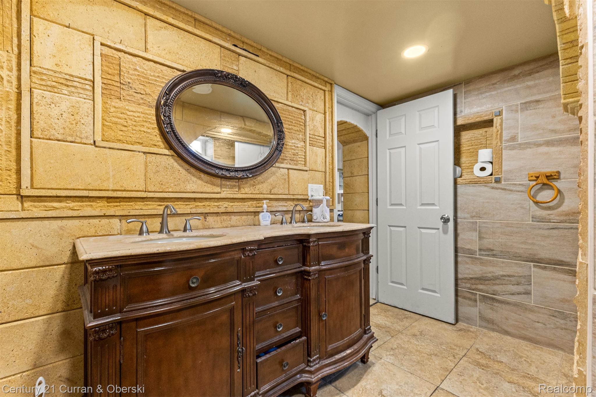 Dearborn Heights, Michigan, 48127, United States, 3 Bedrooms Bedrooms, ,3 BathroomsBathrooms,Residential,For Sale,1979966