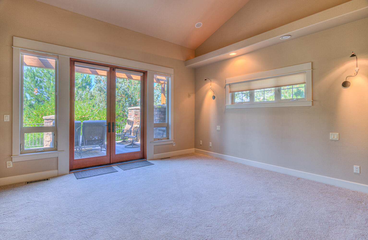 Bend, Oregon, 97703, United States, 4 Bedrooms Bedrooms, ,5 BathroomsBathrooms,Residential,For Sale,1979123