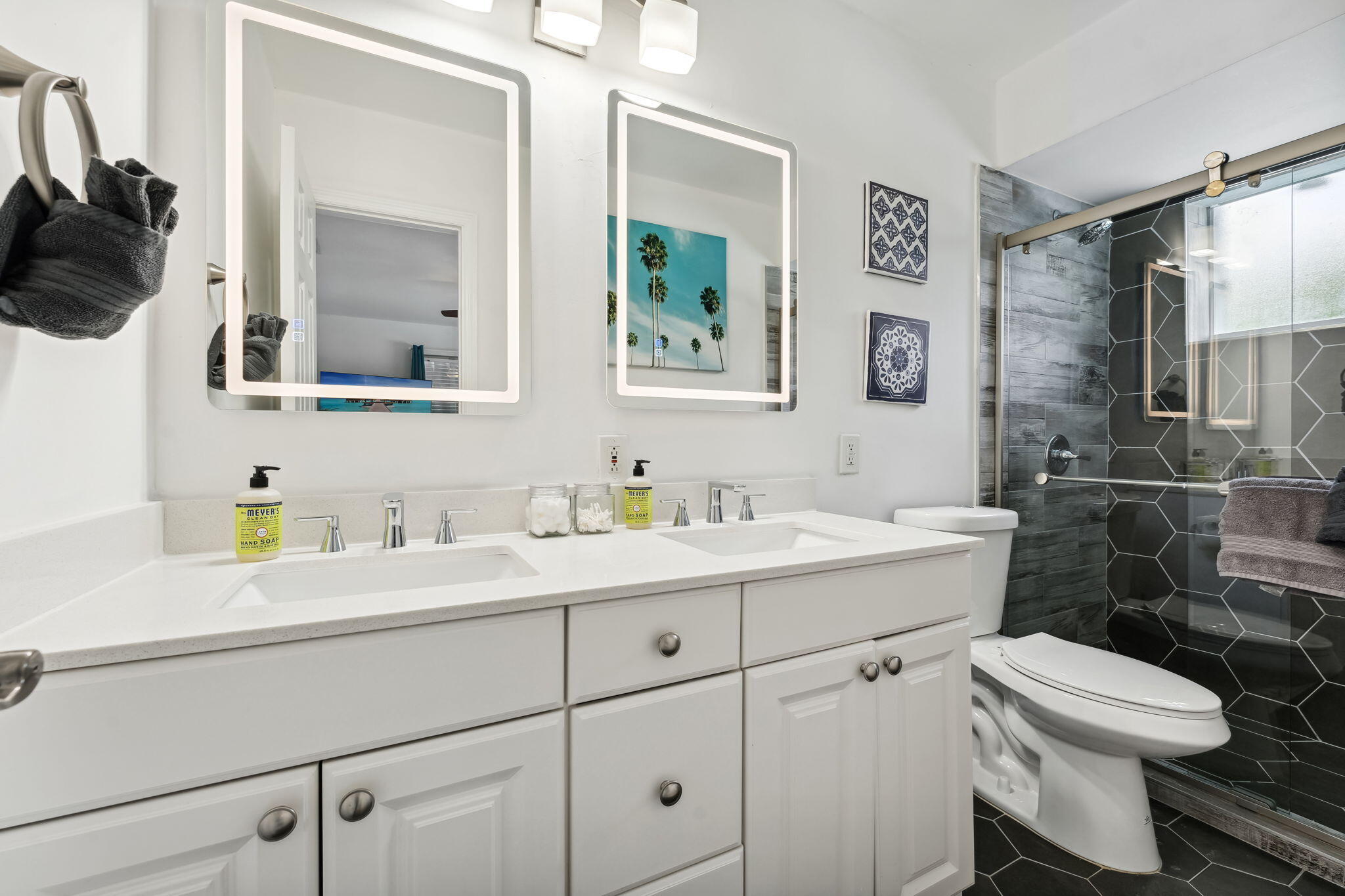Hollywood, Florida, 33019, United States, 4 Bedrooms Bedrooms, ,3 BathroomsBathrooms,Residential,For Sale,1934699