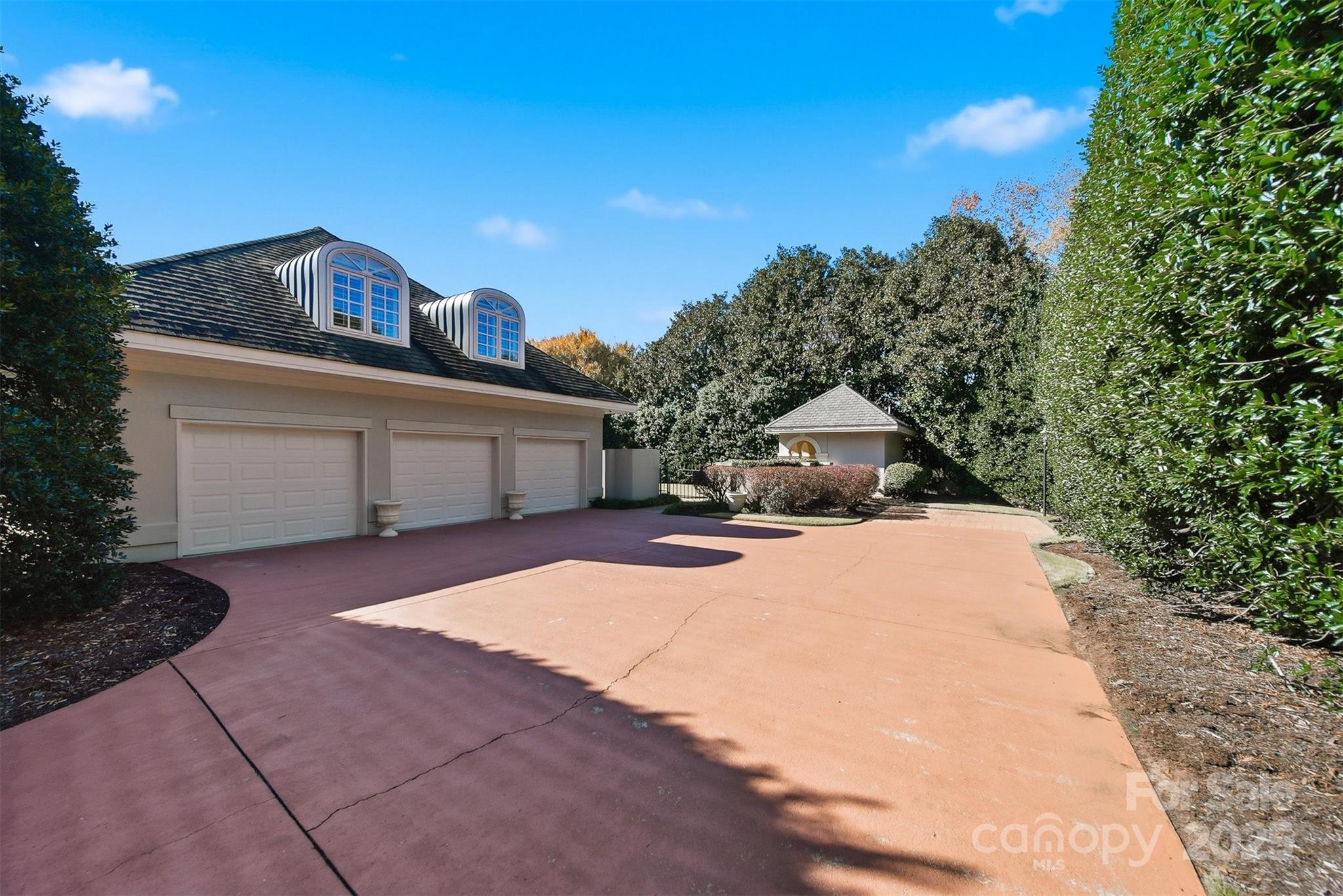 Conover, North Carolina, 28613, United States, 6 Bedrooms Bedrooms, ,7 BathroomsBathrooms,Residential,For Sale,1991981