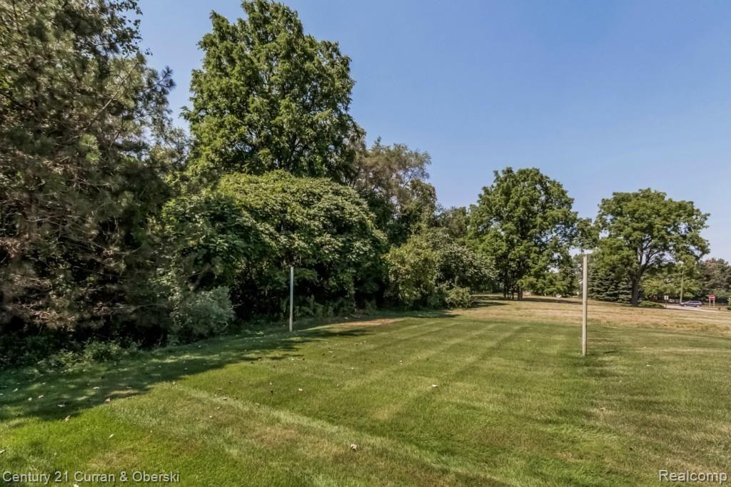 Farmington Hills, Michigan, 48331, United States, 6 Bedrooms Bedrooms, ,7 BathroomsBathrooms,Residential,For Sale,1914340